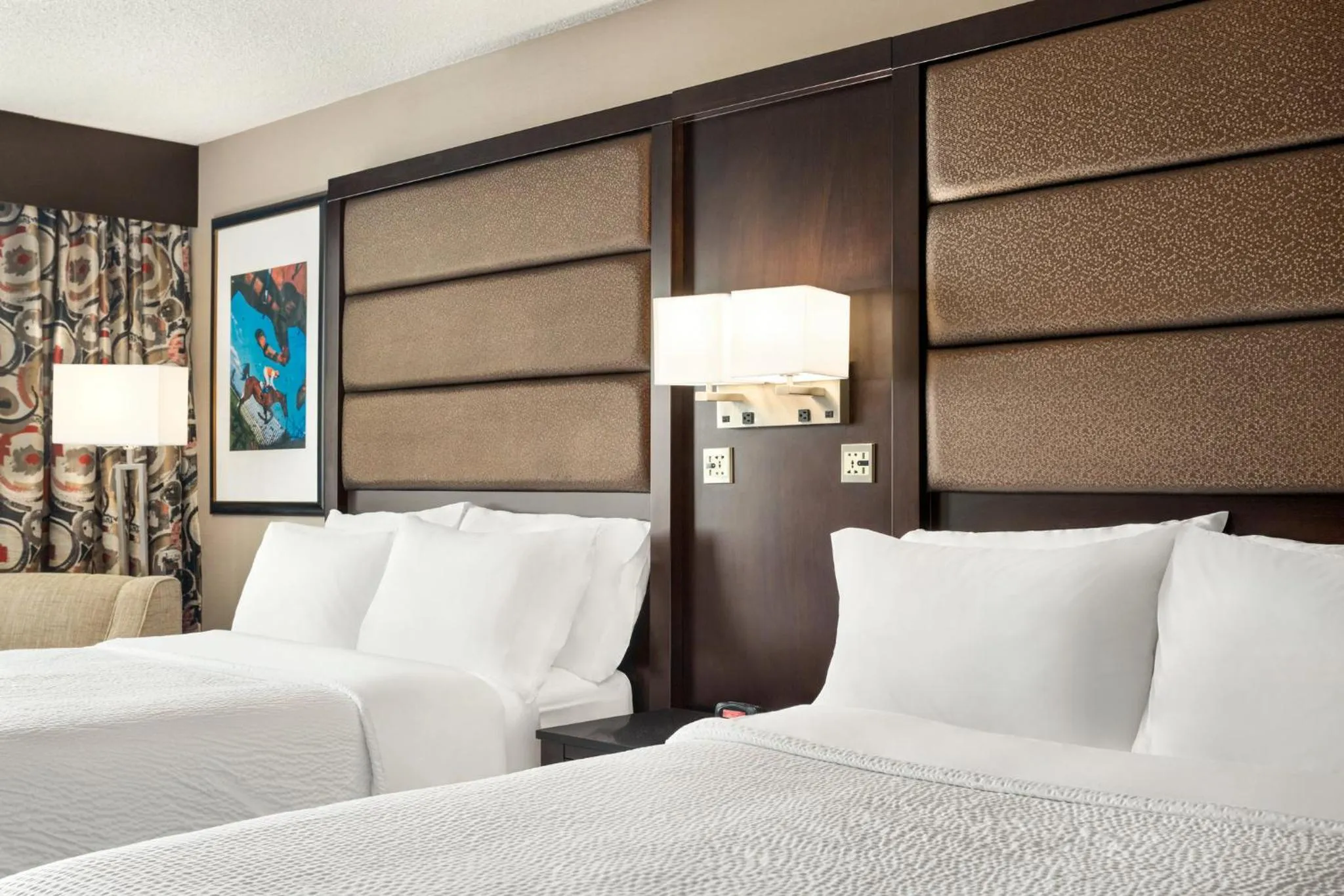 Photo of the whole room, Bed in Holiday Inn Louisville East - Hurstbourne by IHG