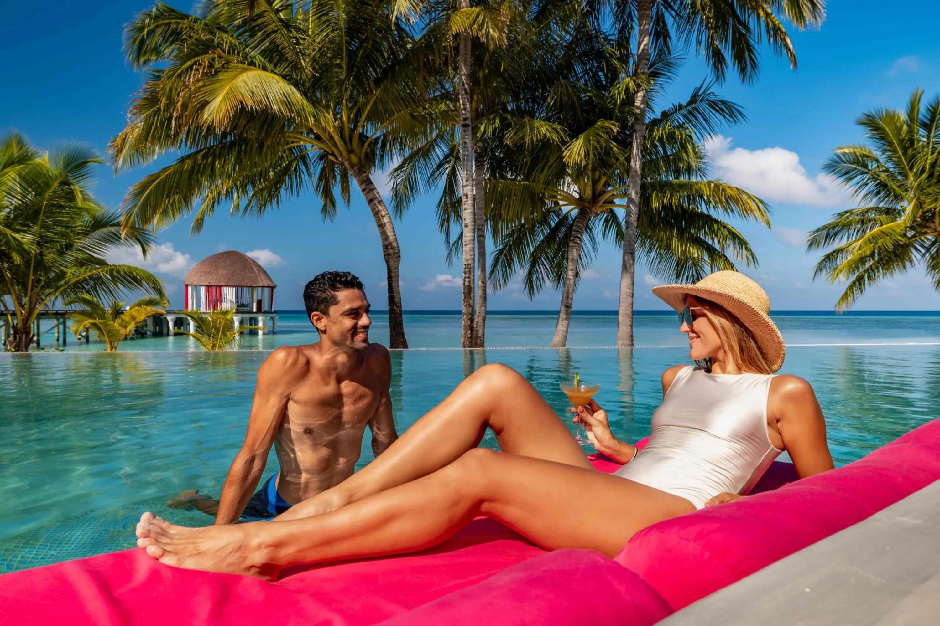 Lounge or bar in OZEN LIFE MAADHOO - Luxury All Inclusive with Free Transfers