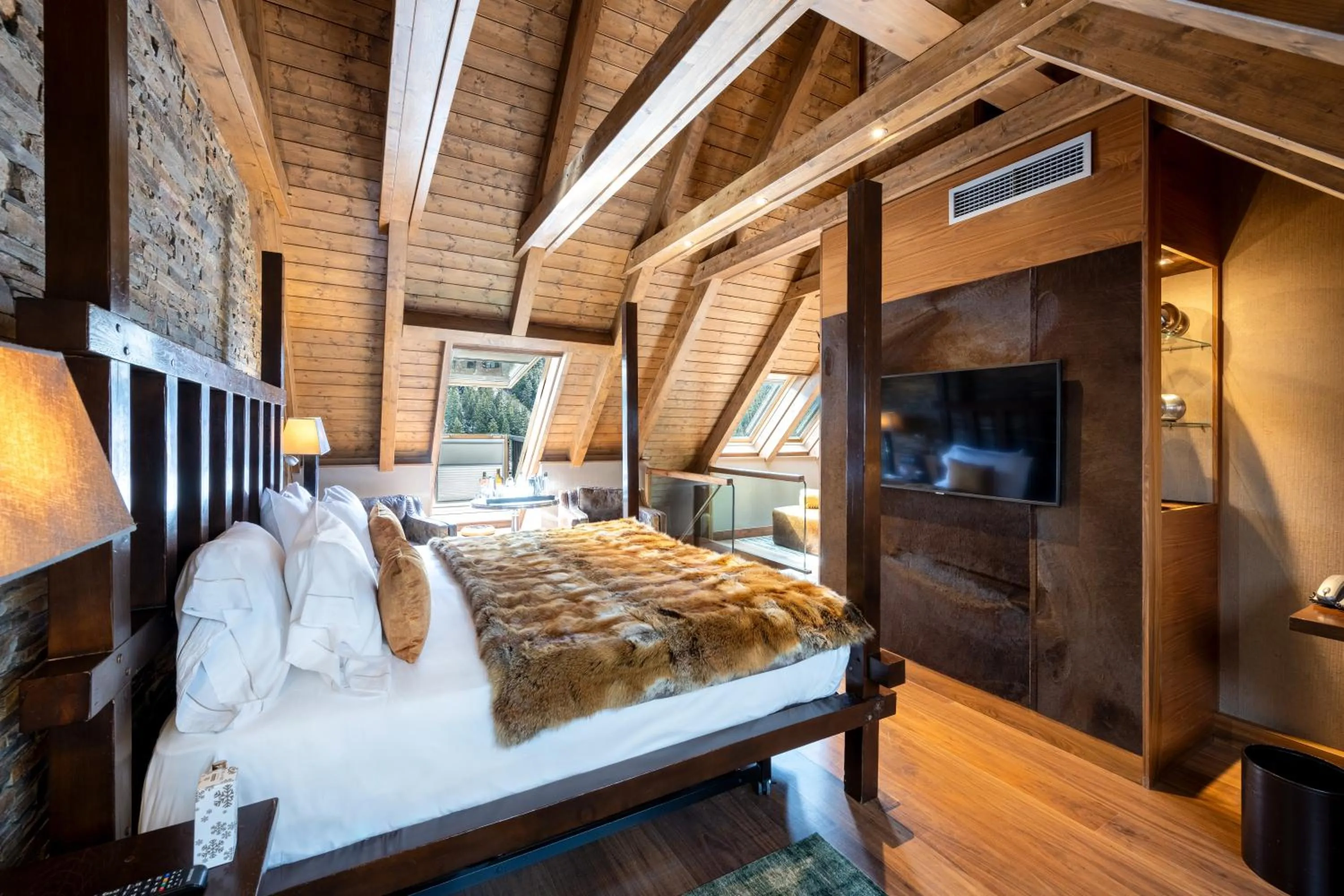 Bed in Hotel Val de Neu G.L.