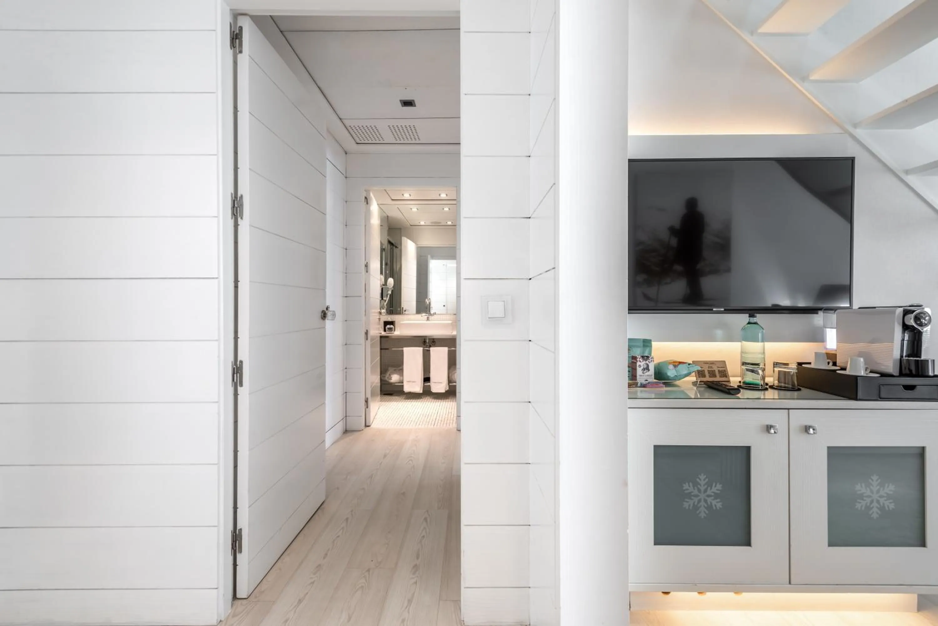 TV and multimedia in Hotel Val de Neu G.L.