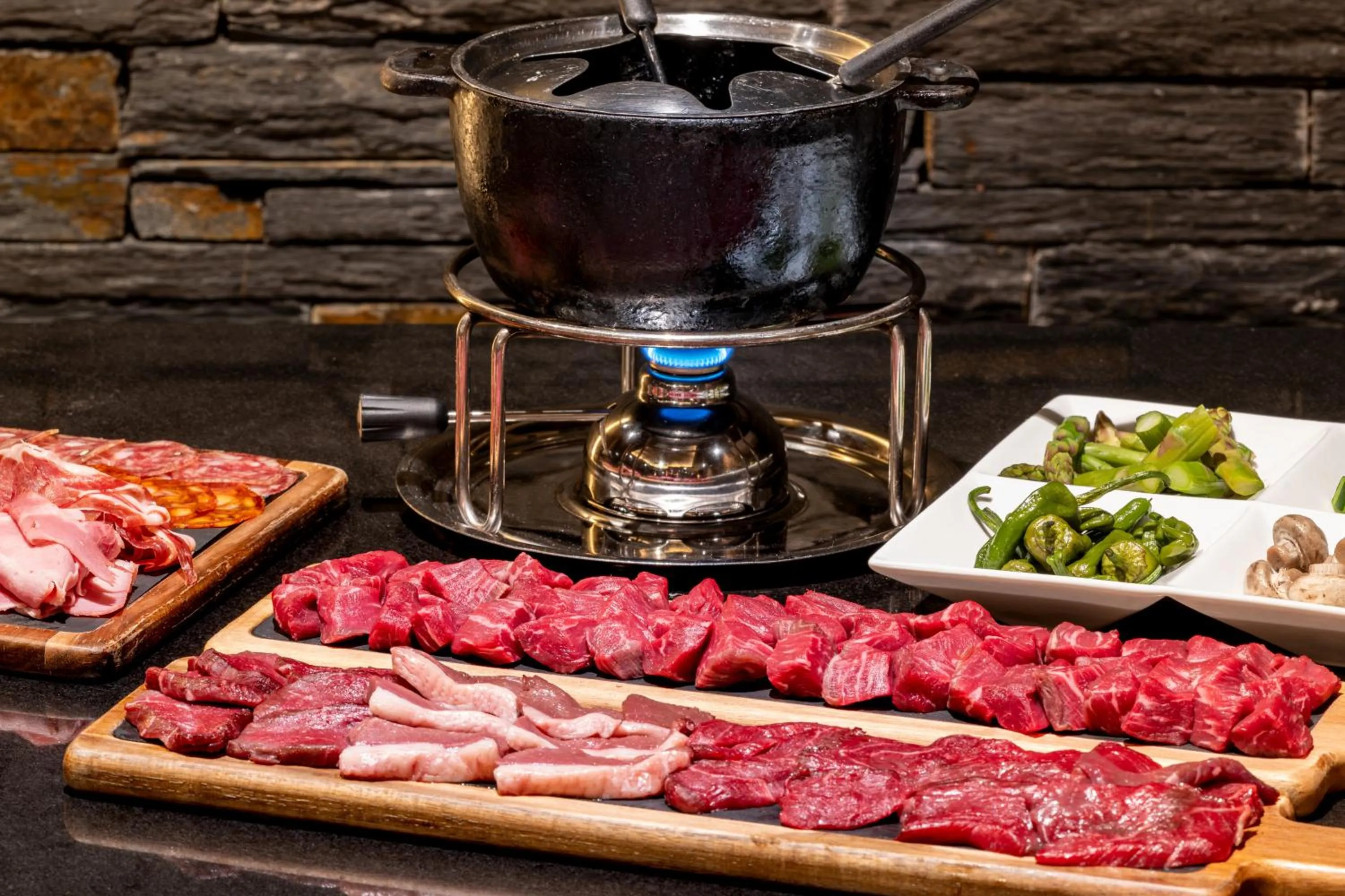 Food and drinks in Hotel Val de Neu G.L.