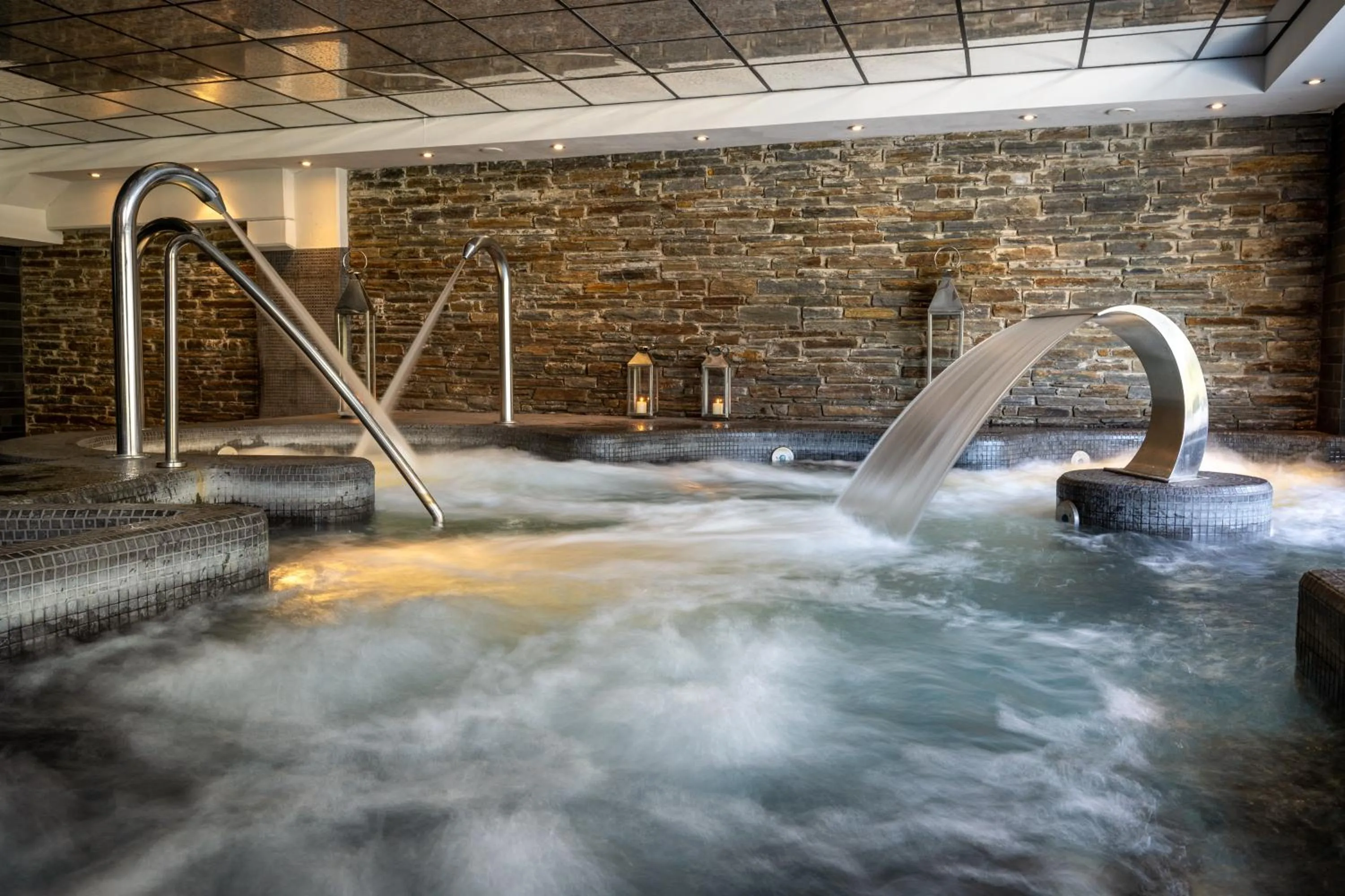 Hot Tub in Hotel Val de Neu G.L.