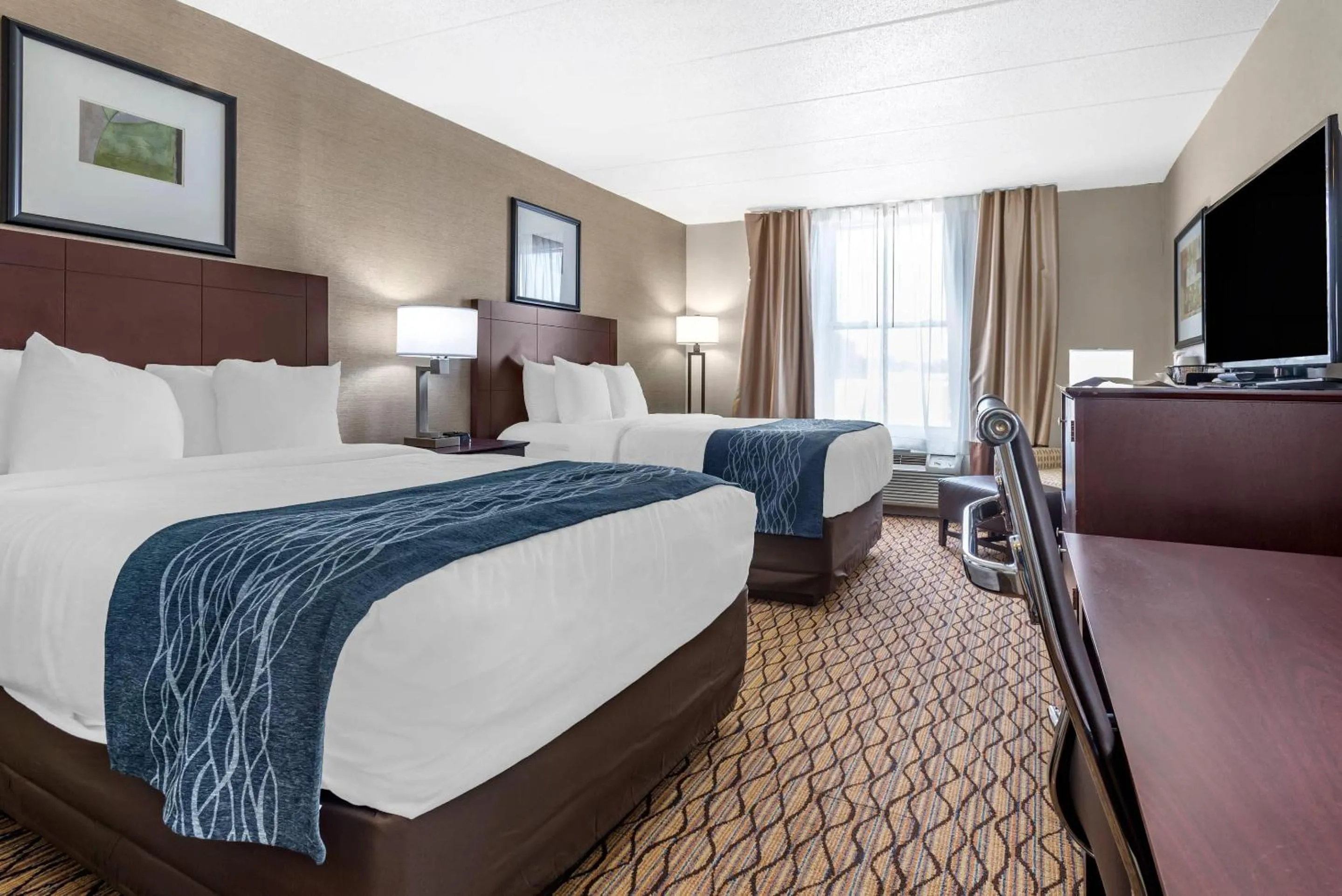 Bedroom, Bed in Comfort Inn & Suites Glen Mills - West Chester