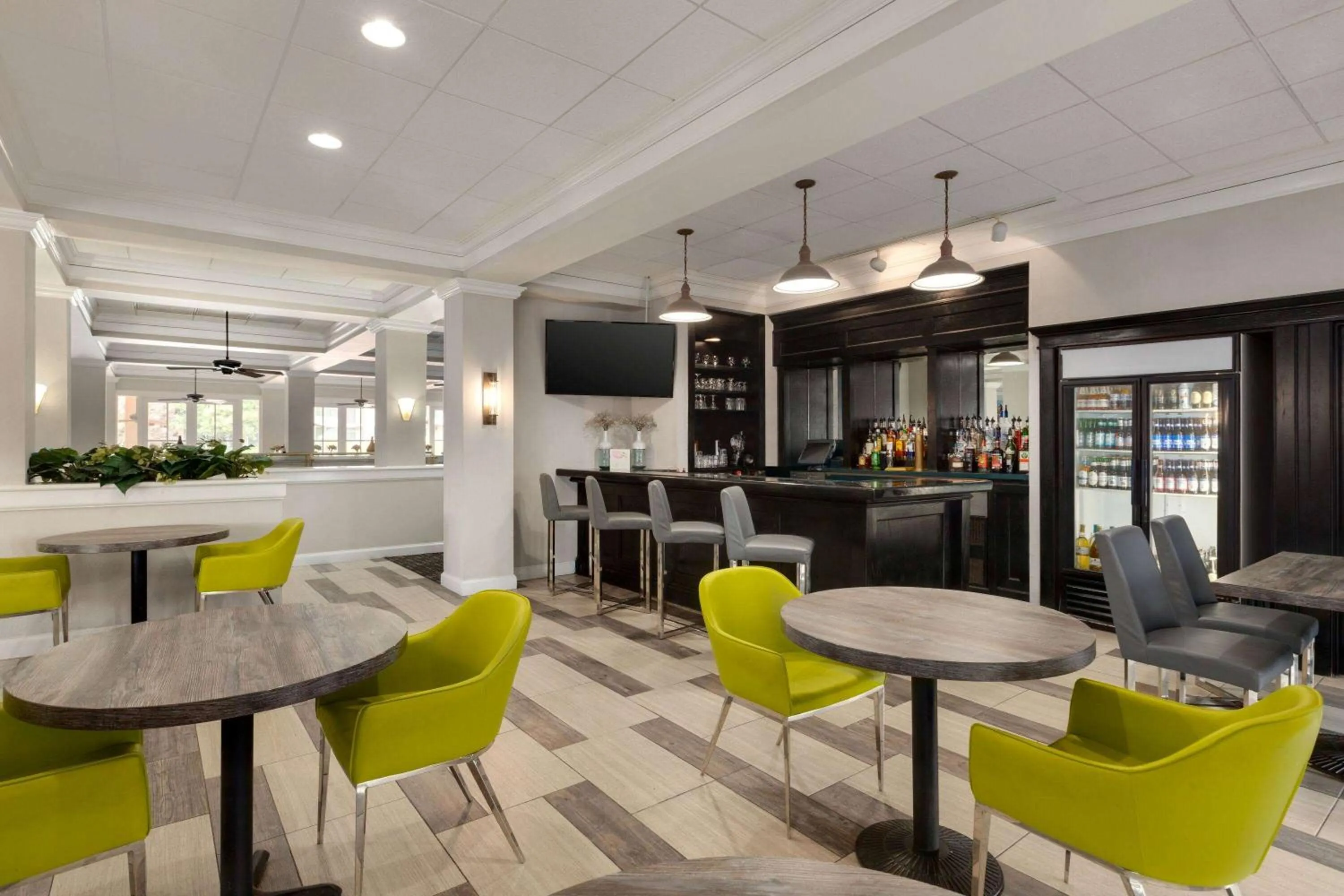 Restaurant/places to eat, Lounge/Bar in Ramada by Wyndham Augusta Fort Gordon