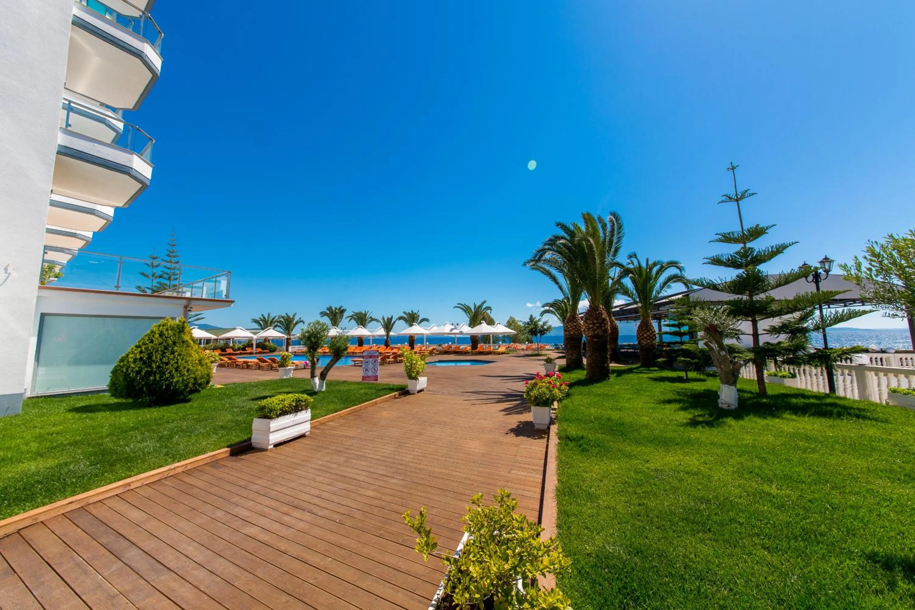 Garden in Hotel Saranda Palace