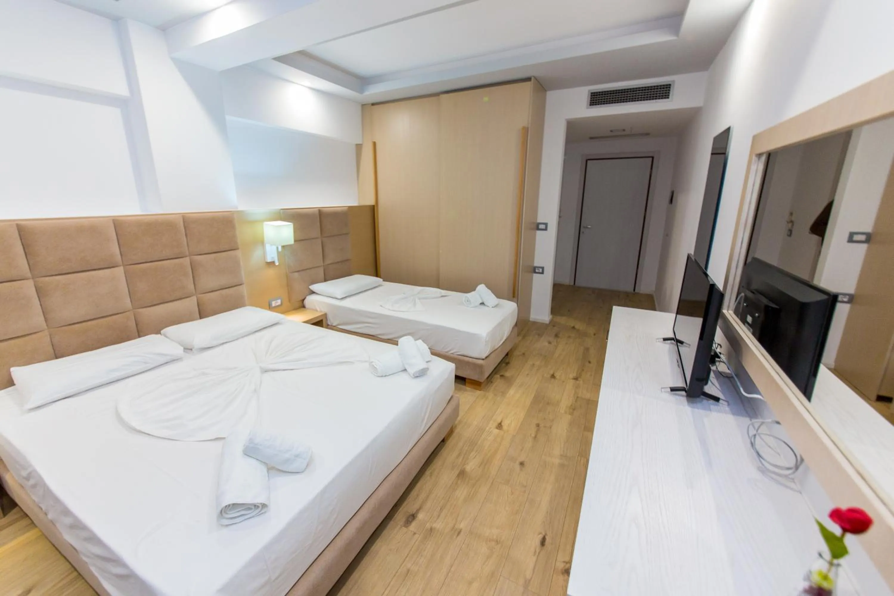 Photo of the whole room, Bed in Hotel Saranda Palace