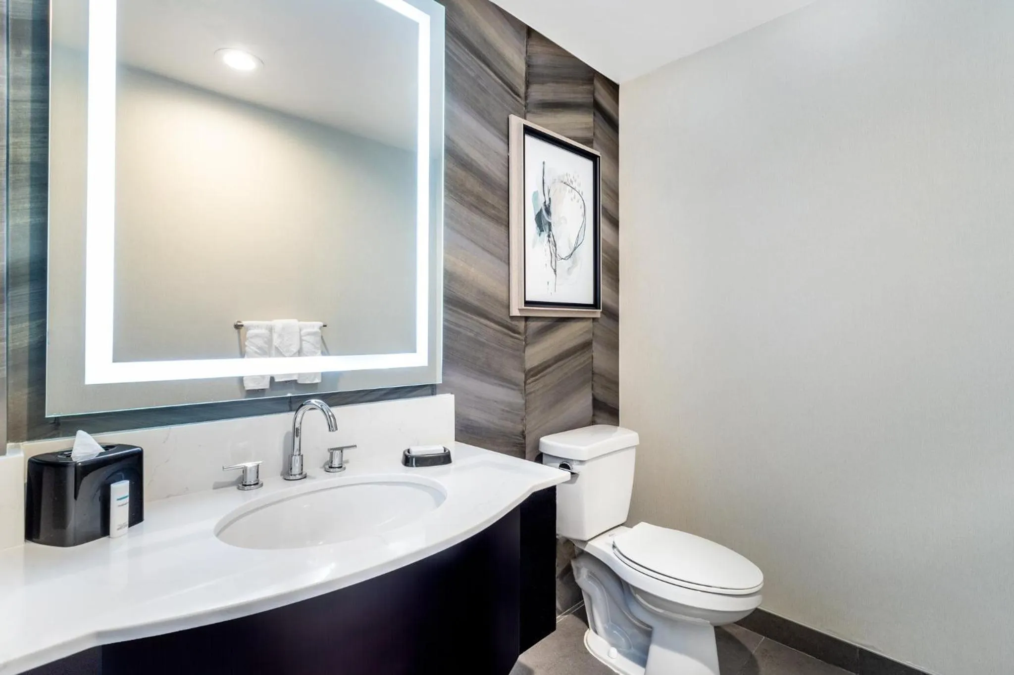 Photo of the whole room in Crowne Plaza Hotel Los Angeles Harbor by IHG