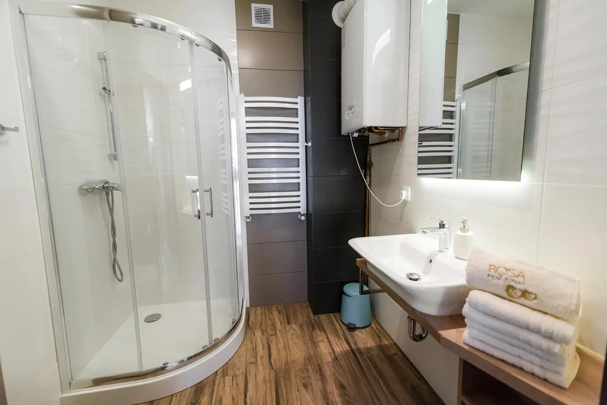 Shower in Rosa Apartamenty