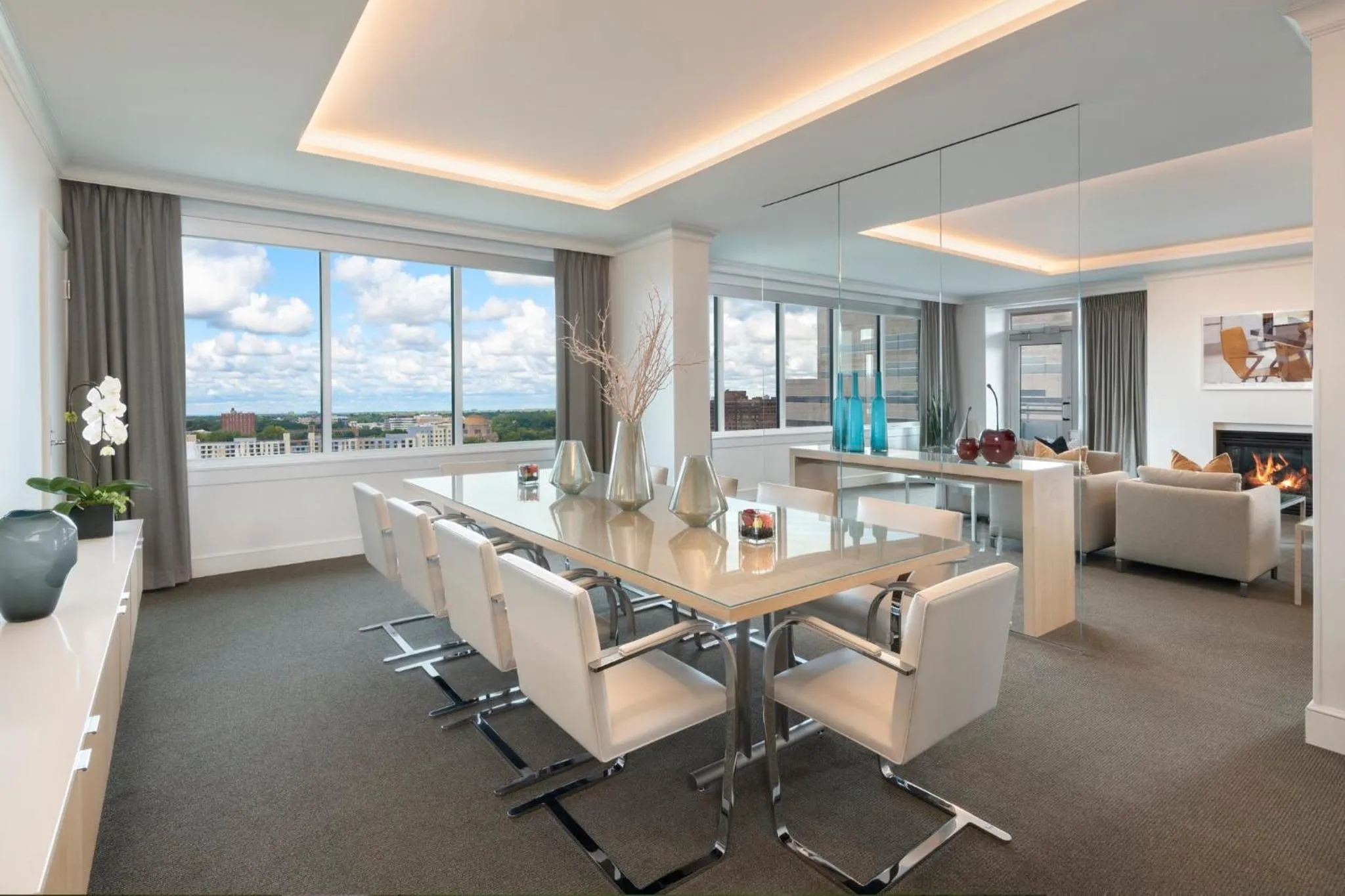 Photo of the whole room in InterContinental Cleveland by IHG