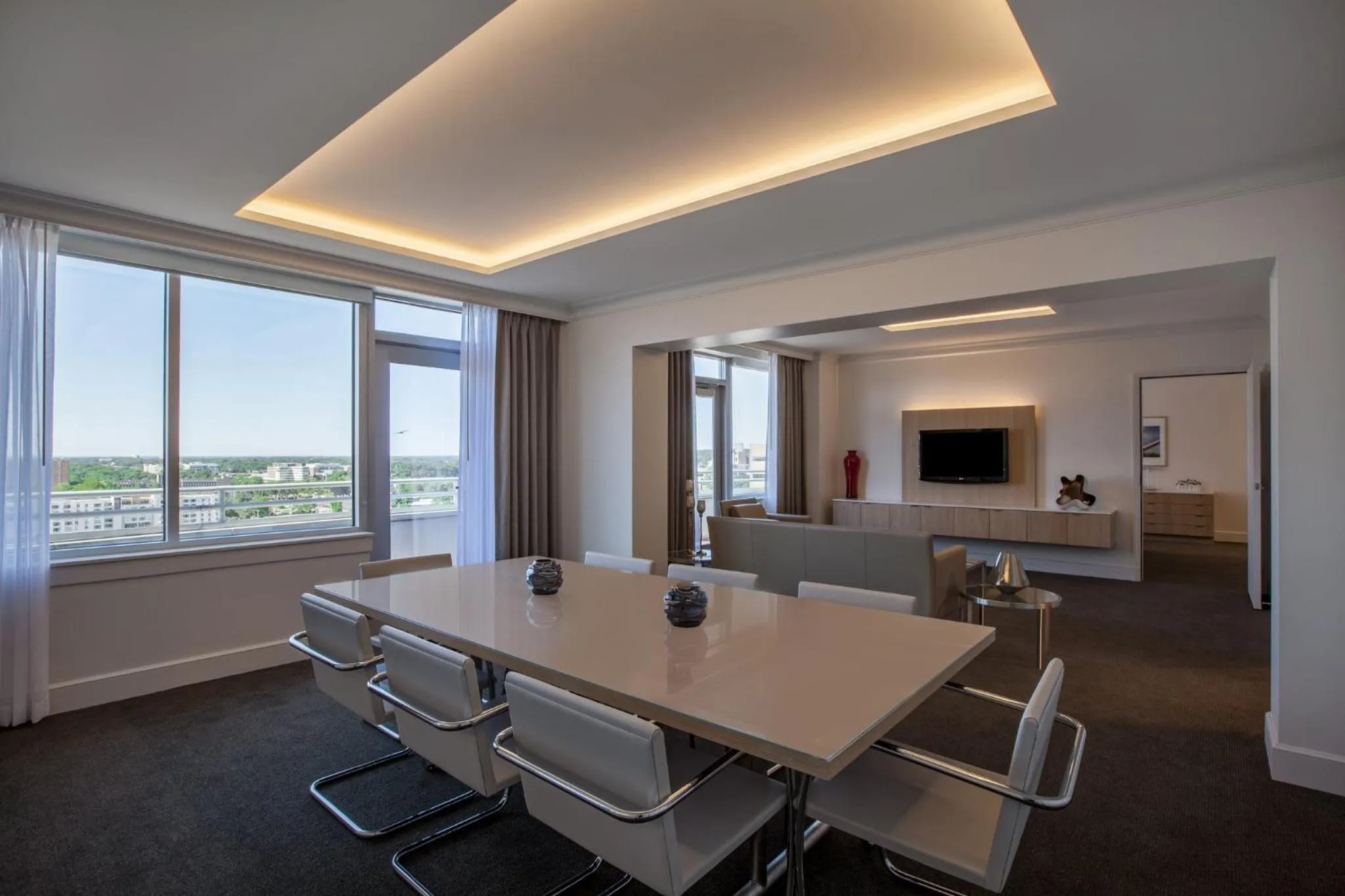 Photo of the whole room in InterContinental Cleveland by IHG