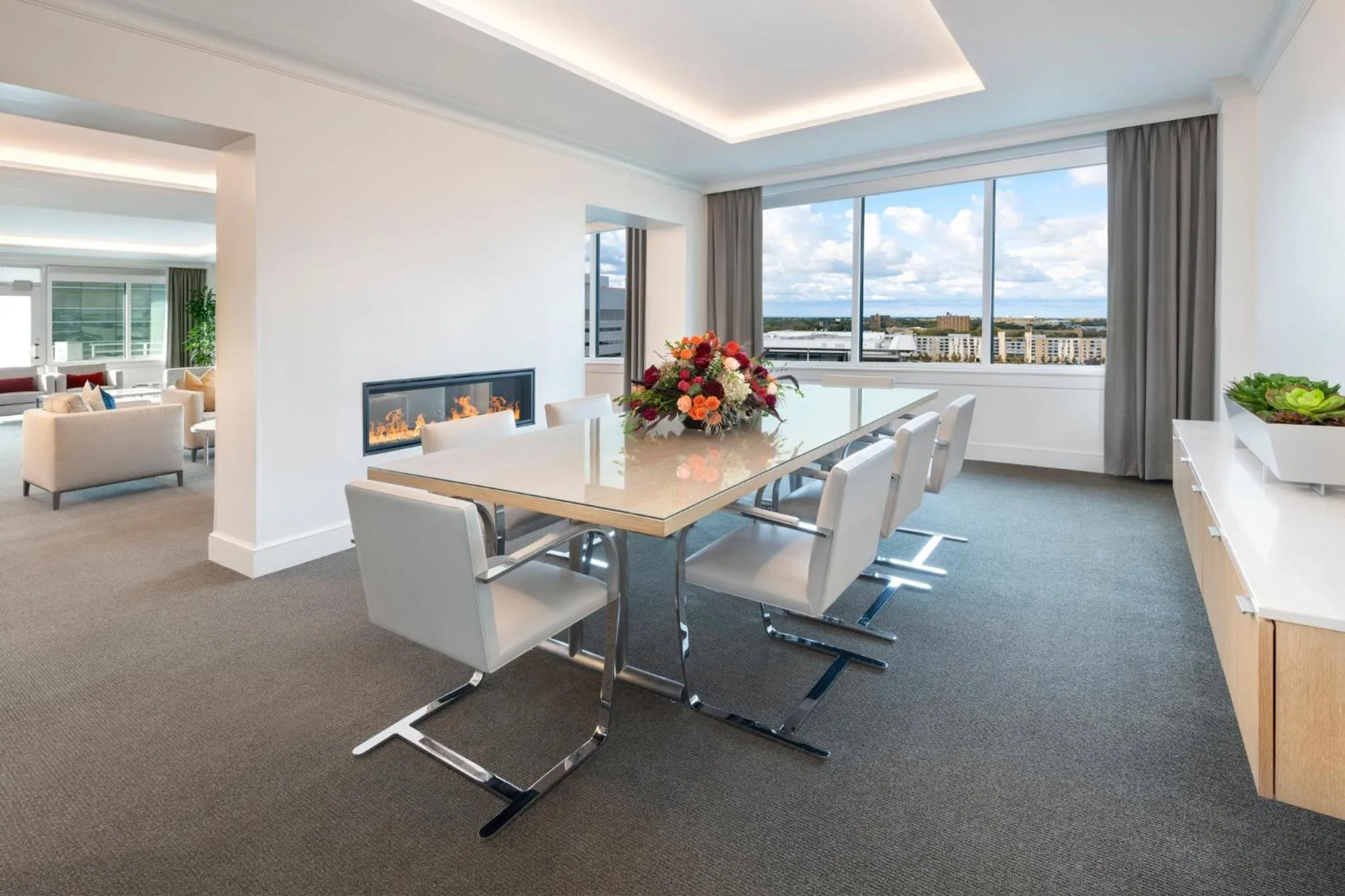 Photo of the whole room in InterContinental Cleveland by IHG