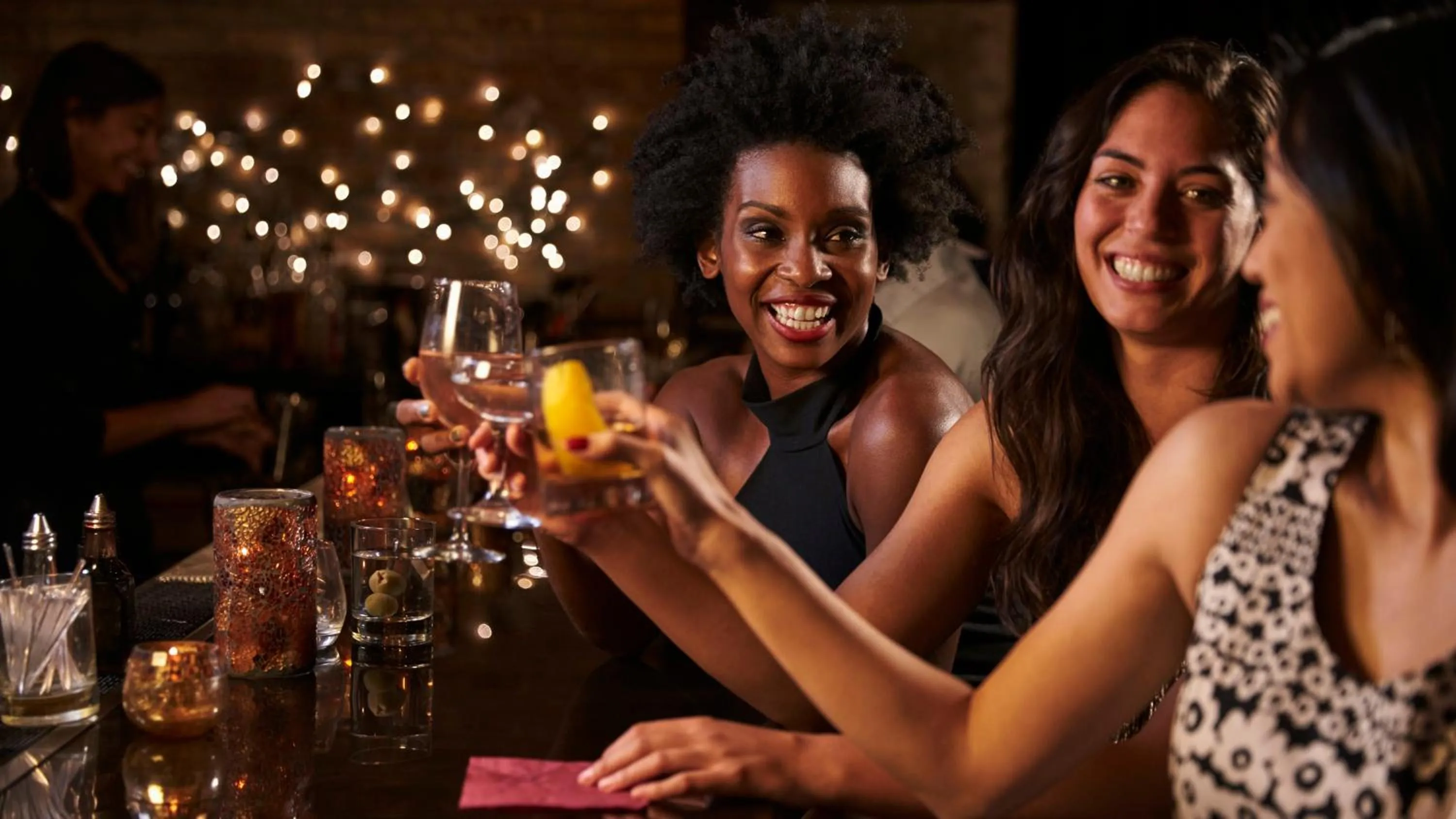 Lounge or bar in InterContinental Cleveland by IHG