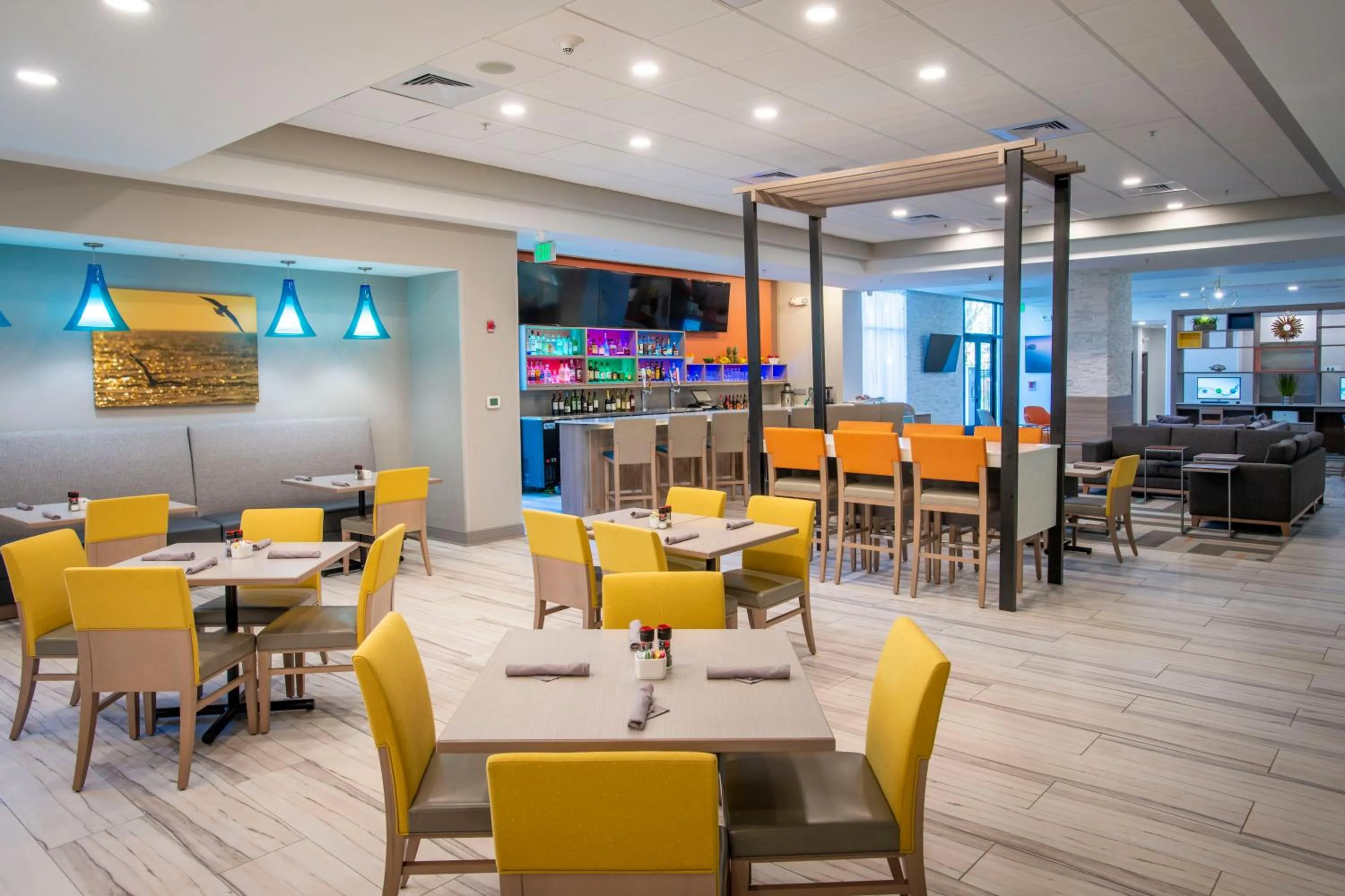 Restaurant/places to eat in Holiday Inn Pensacola - University Area by IHG