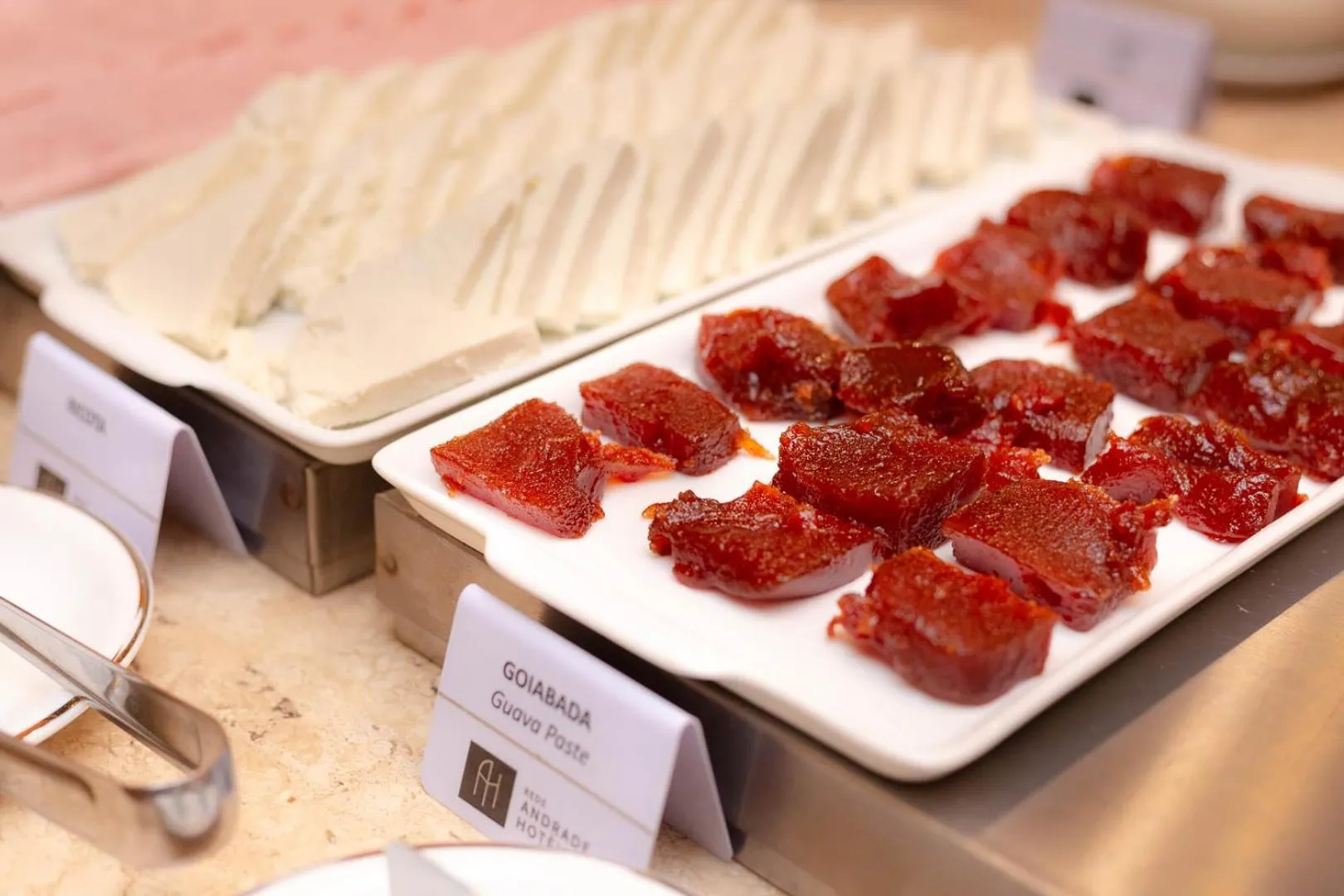 Buffet breakfast in Rede Andrade Canada