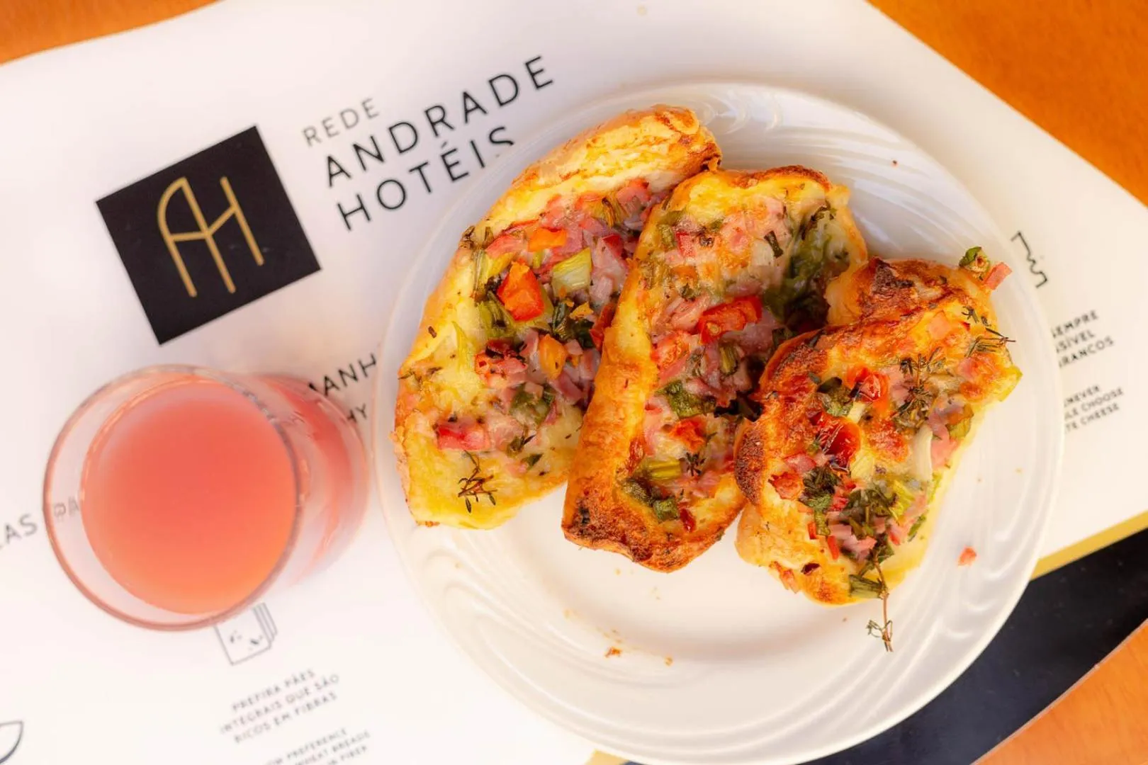 Continental breakfast in Rede Andrade Canada