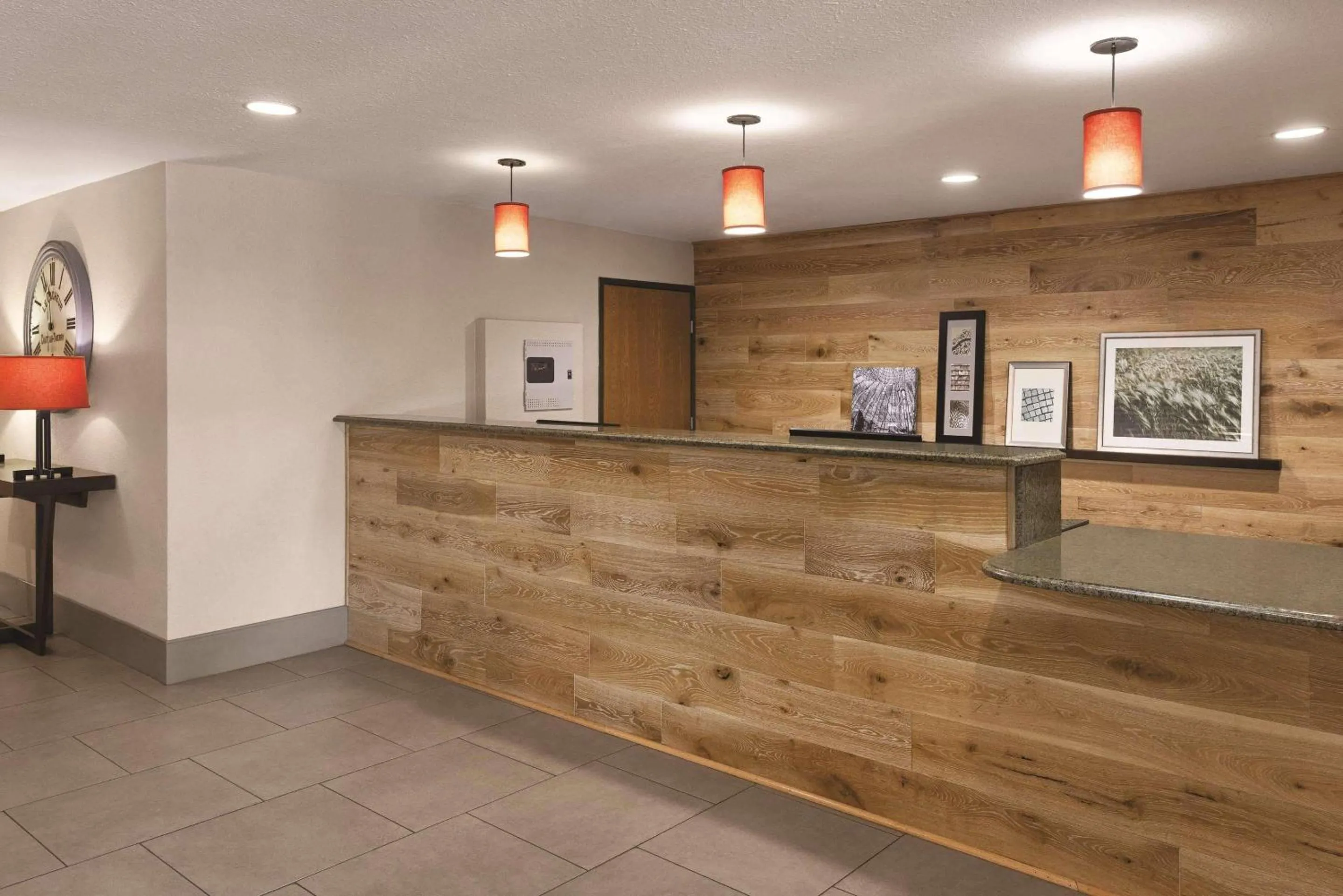 Lobby or reception in Country Inn & Suites by Radisson, Abingdon, VA