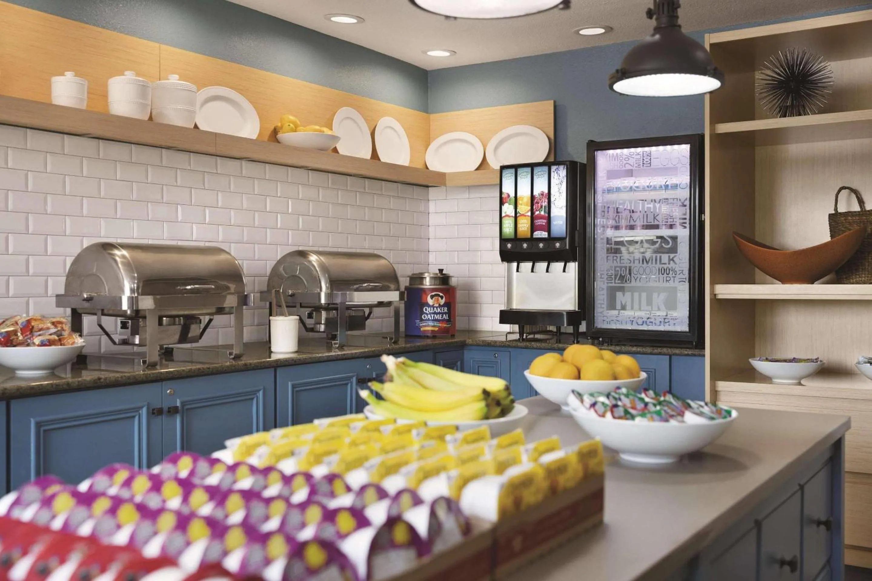 Breakfast in Country Inn & Suites by Radisson, Abingdon, VA