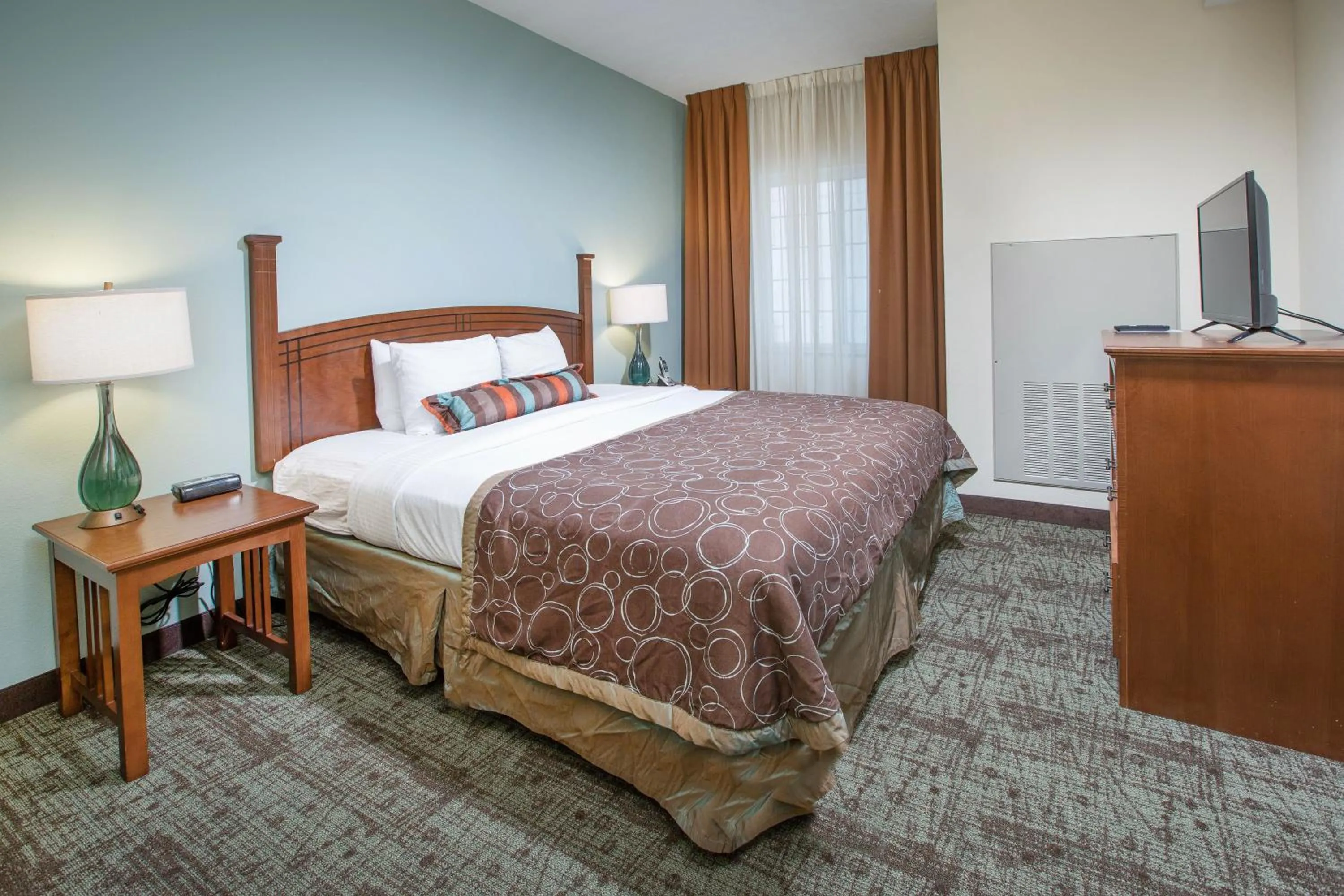 Photo of the whole room, Bed in Staybridge Suites Augusta by IHG