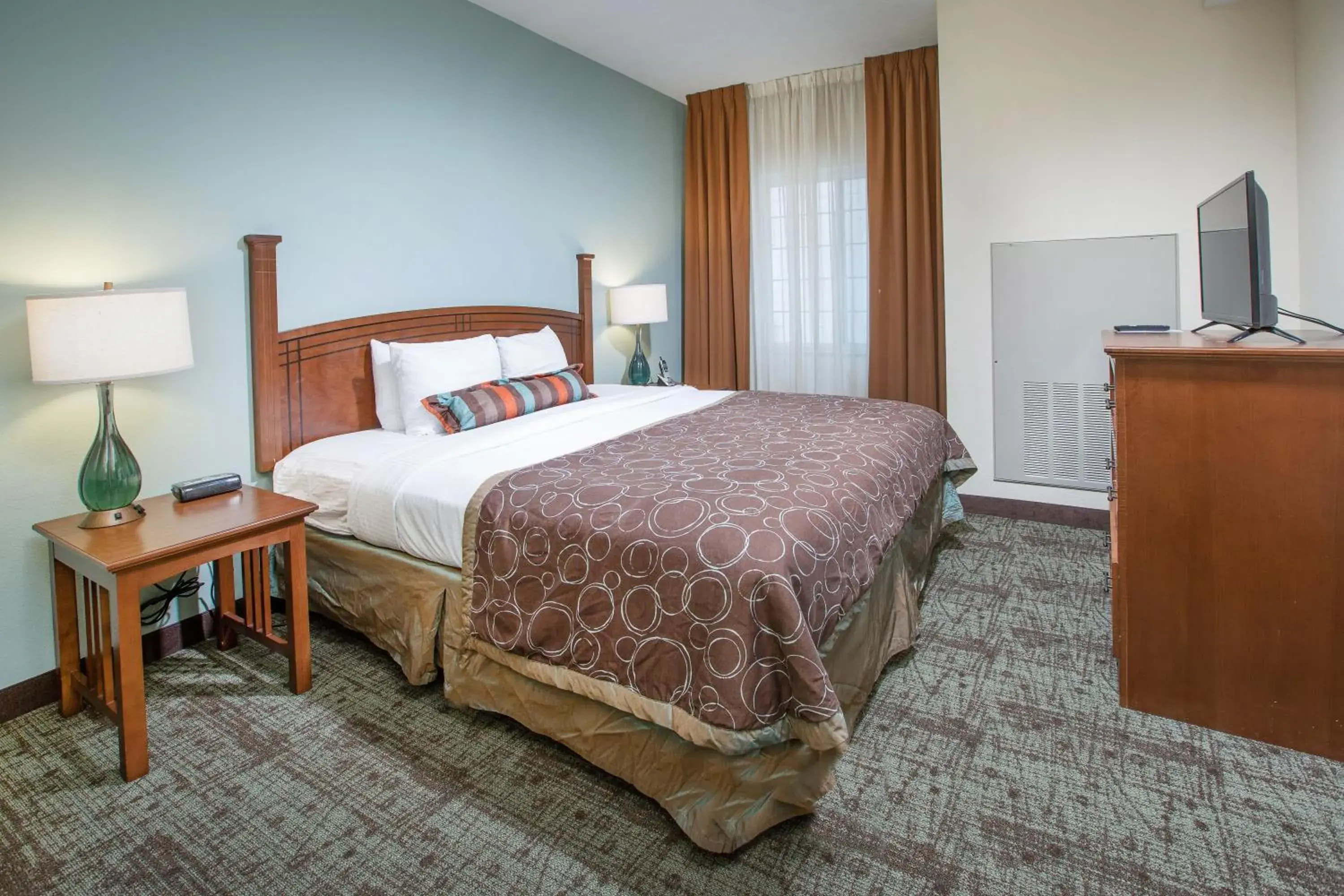 One-Bedroom King Room with Roll-In Shower - Hearing Accessible/Non-Smoking in Staybridge Suites Augusta by IHG One-Bedroom King Room with Roll-In Shower - Hearing Accessible/Non-Smoking in Staybridge Suites Augusta by IHG