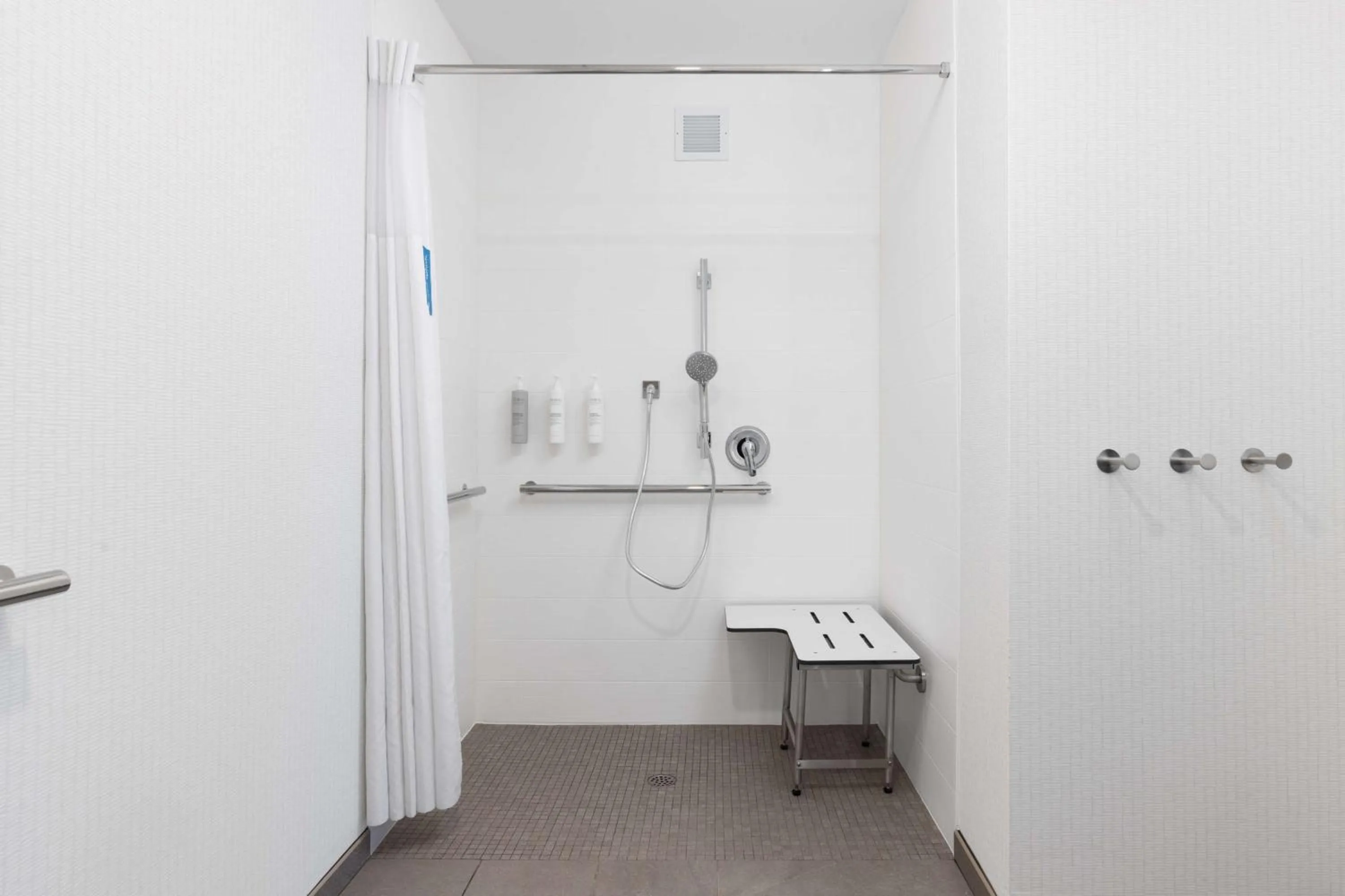 Bathroom in Hampton Inn & Suites Yuba City