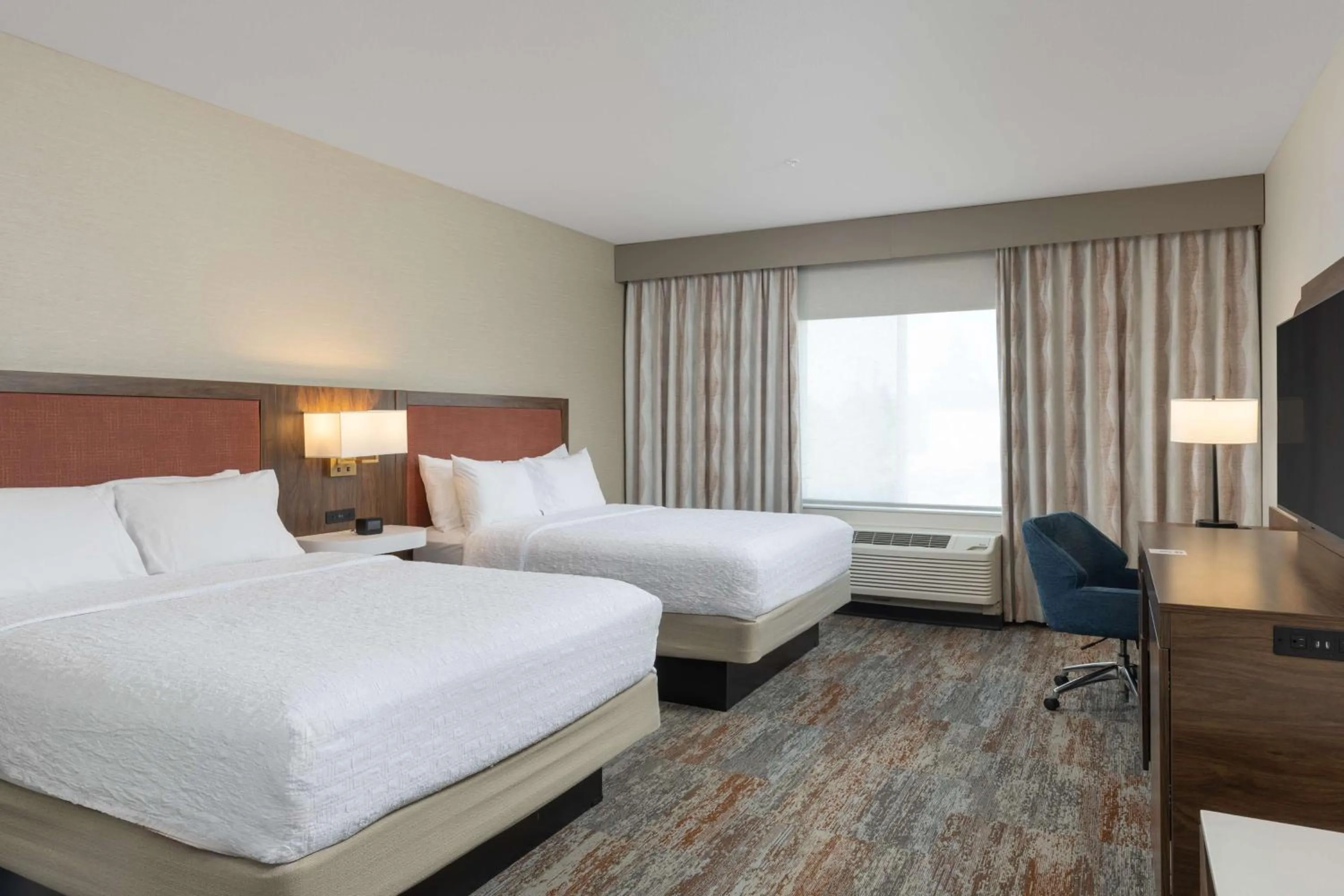 Bed in Hampton Inn & Suites Yuba City