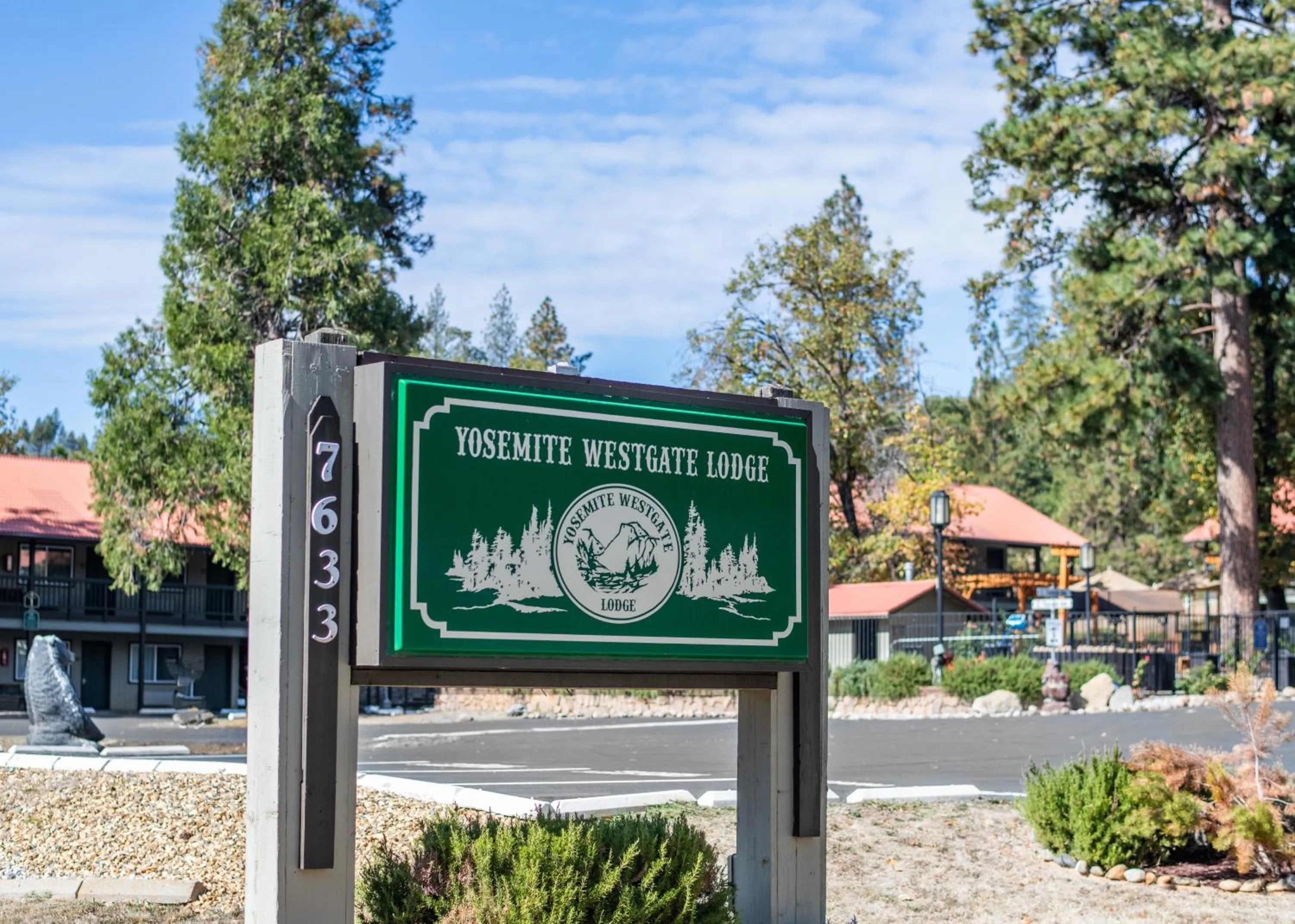 Logo/Certificate/Sign in Yosemite Westgate Lodge