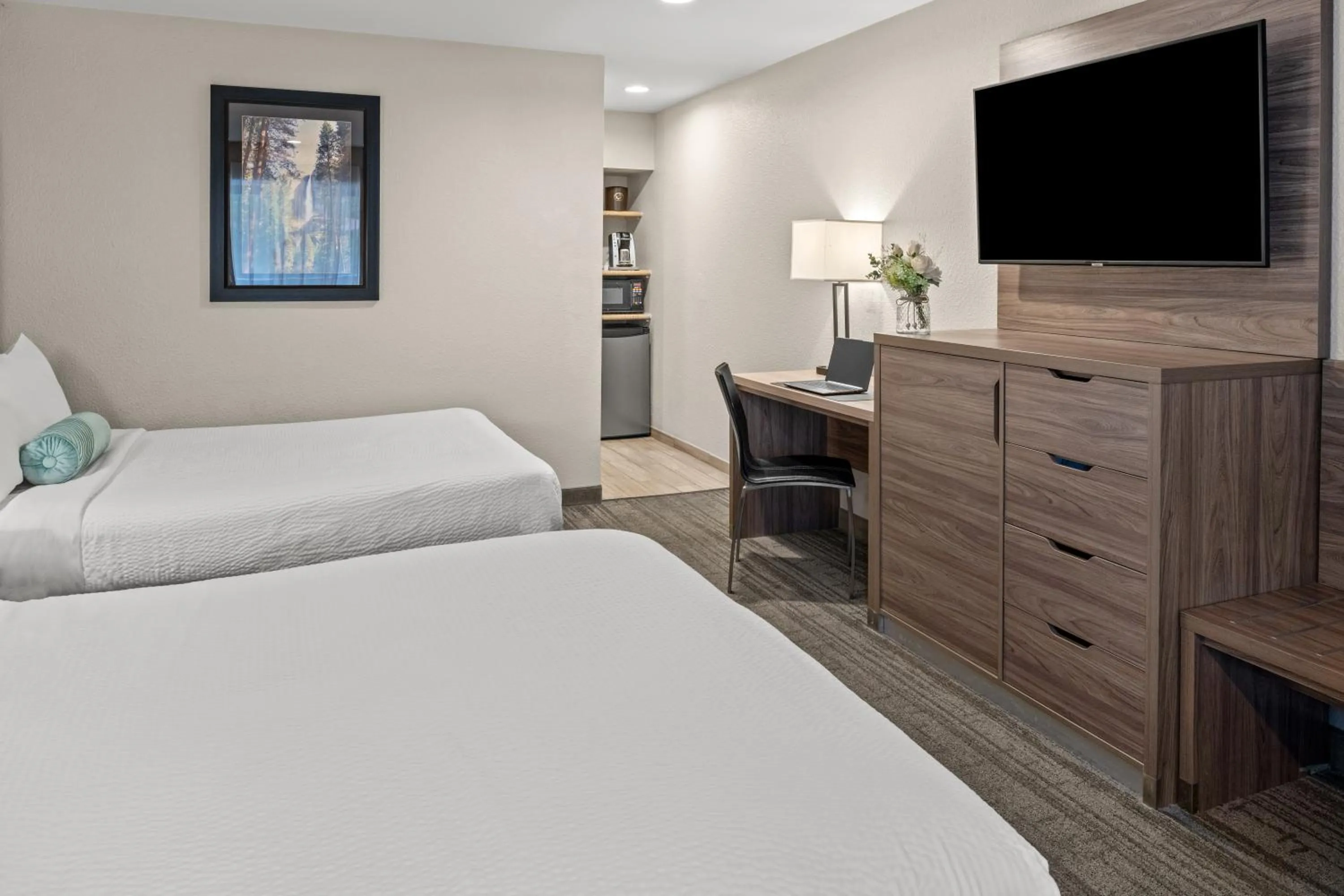 Bed in Yosemite Westgate Lodge