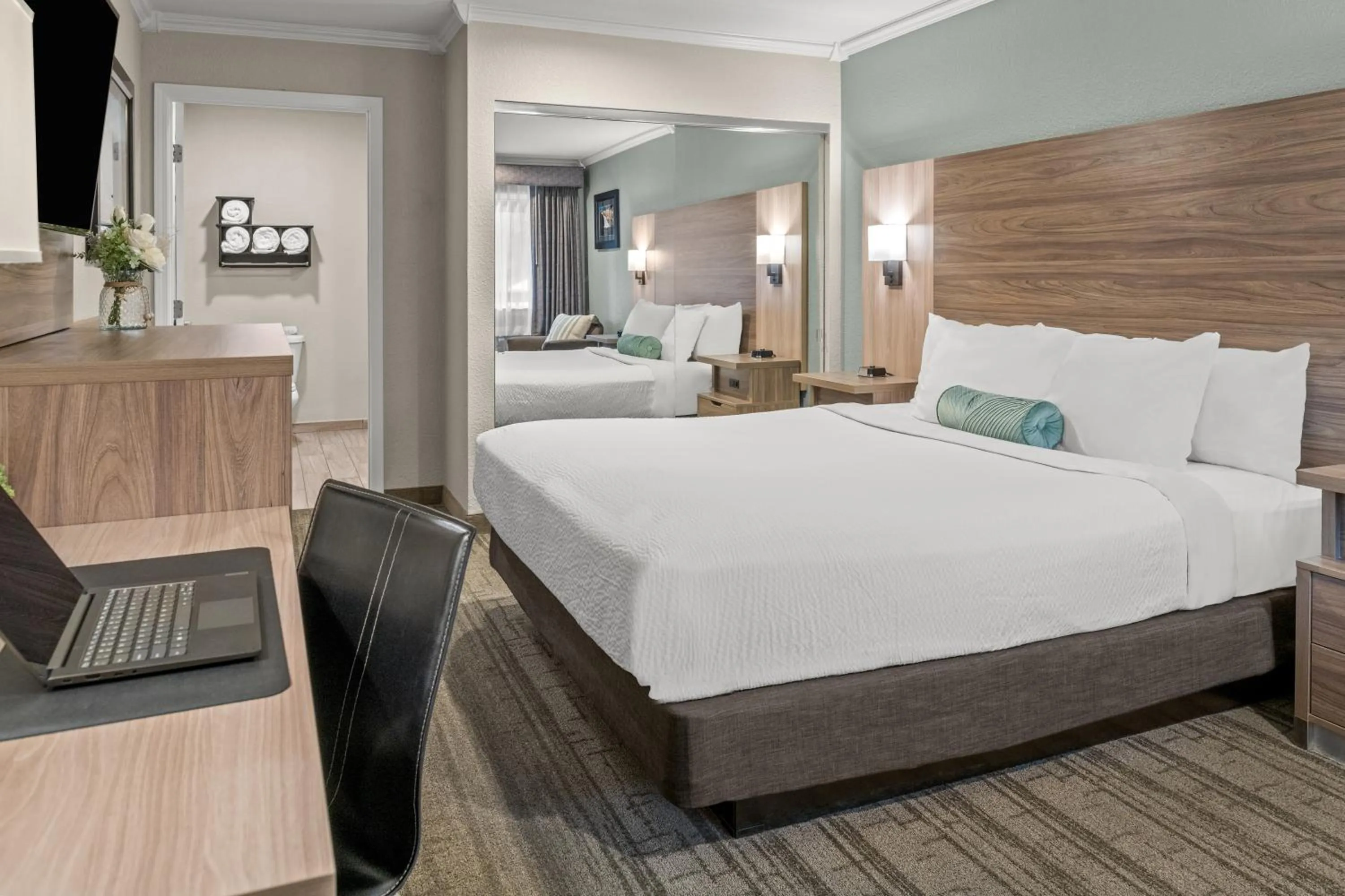 Bed in Yosemite Westgate Lodge