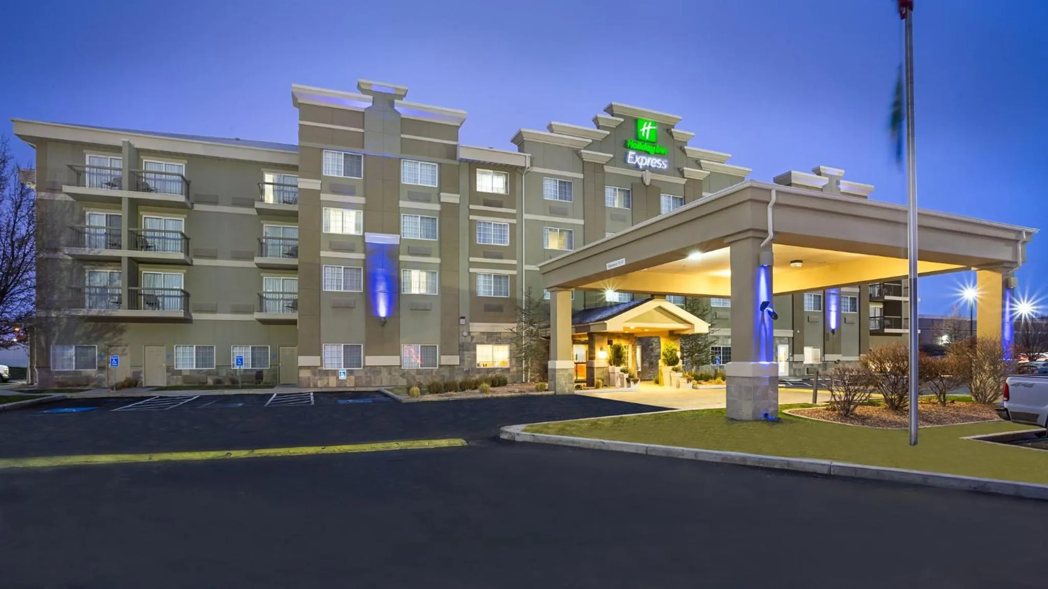 Property building in Holiday Inn Express Layton - I-15 by IHG