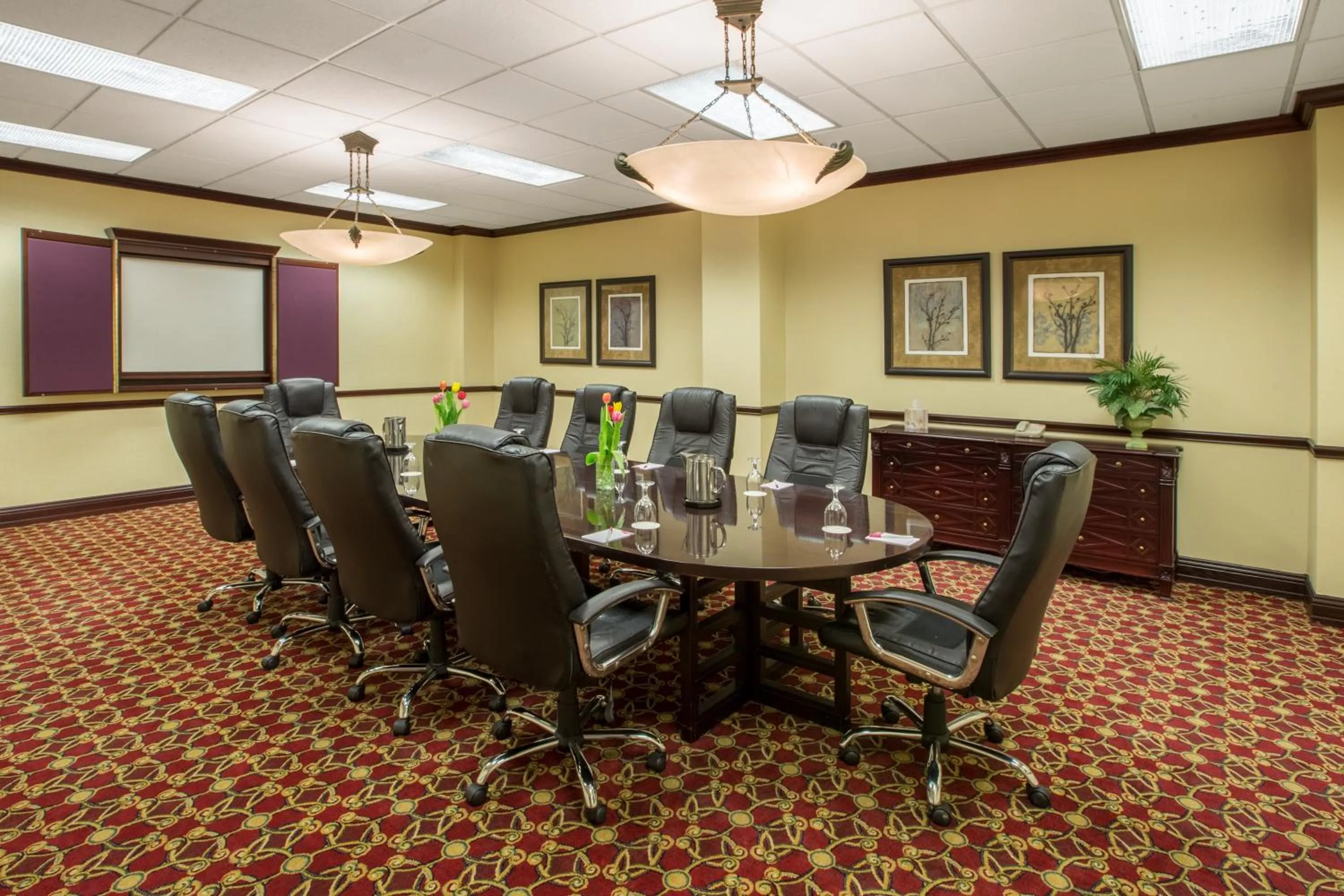 Meeting/conference room in Crowne Plaza Cleveland Airport by IHG