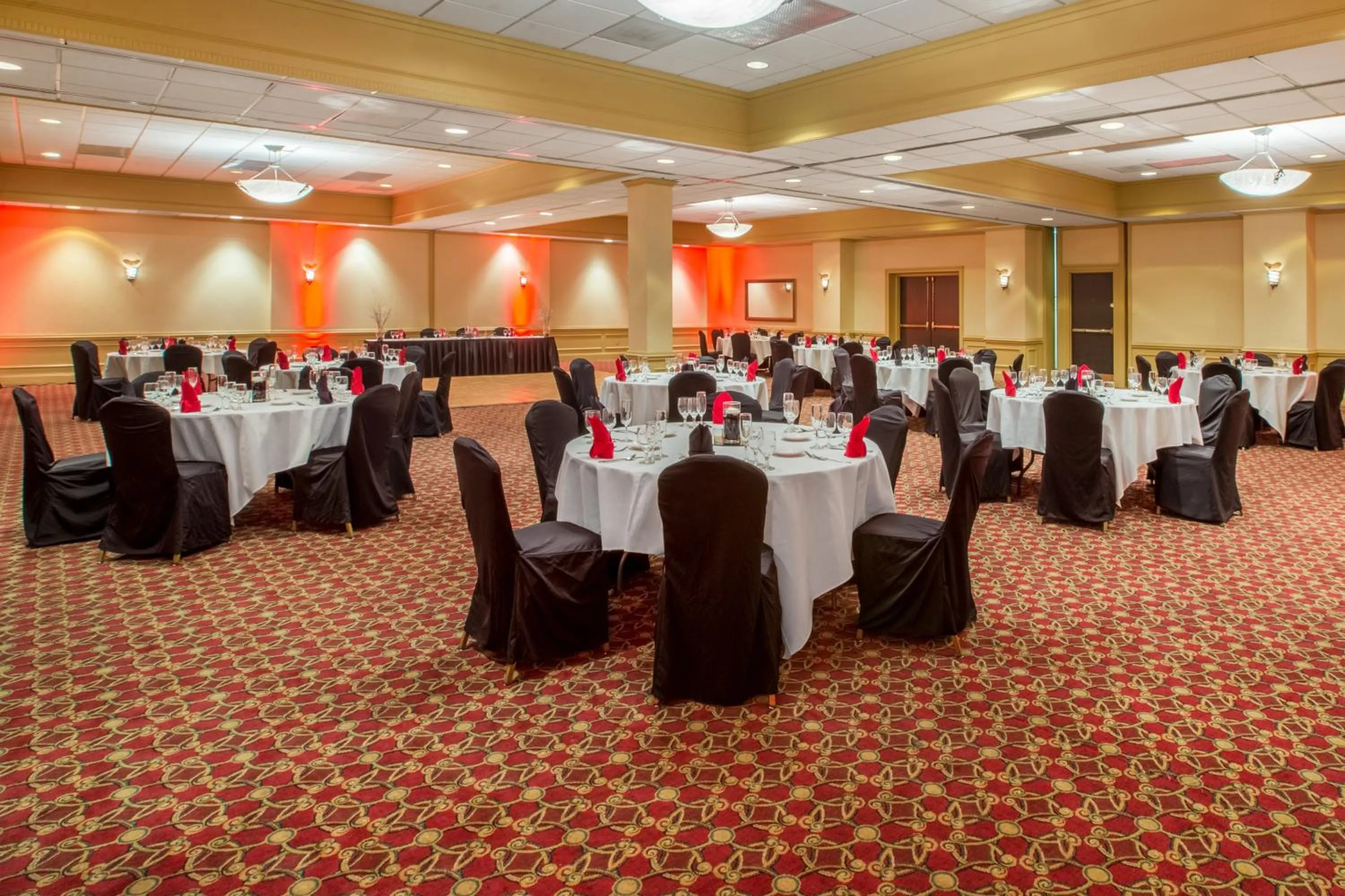 Banquet/Function facilities in Crowne Plaza Cleveland Airport by IHG