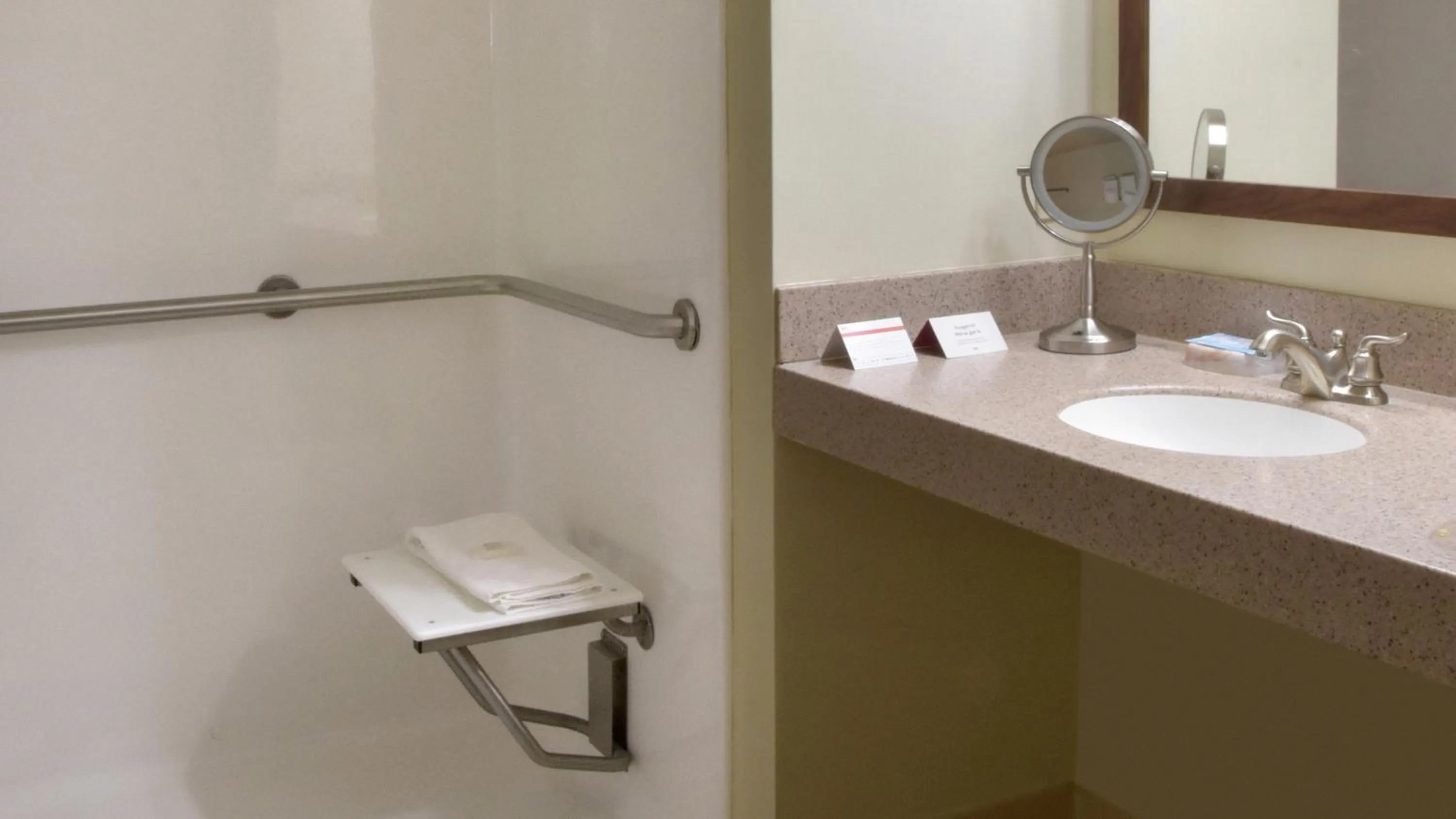 Photo of the whole room in Crowne Plaza Cleveland Airport by IHG