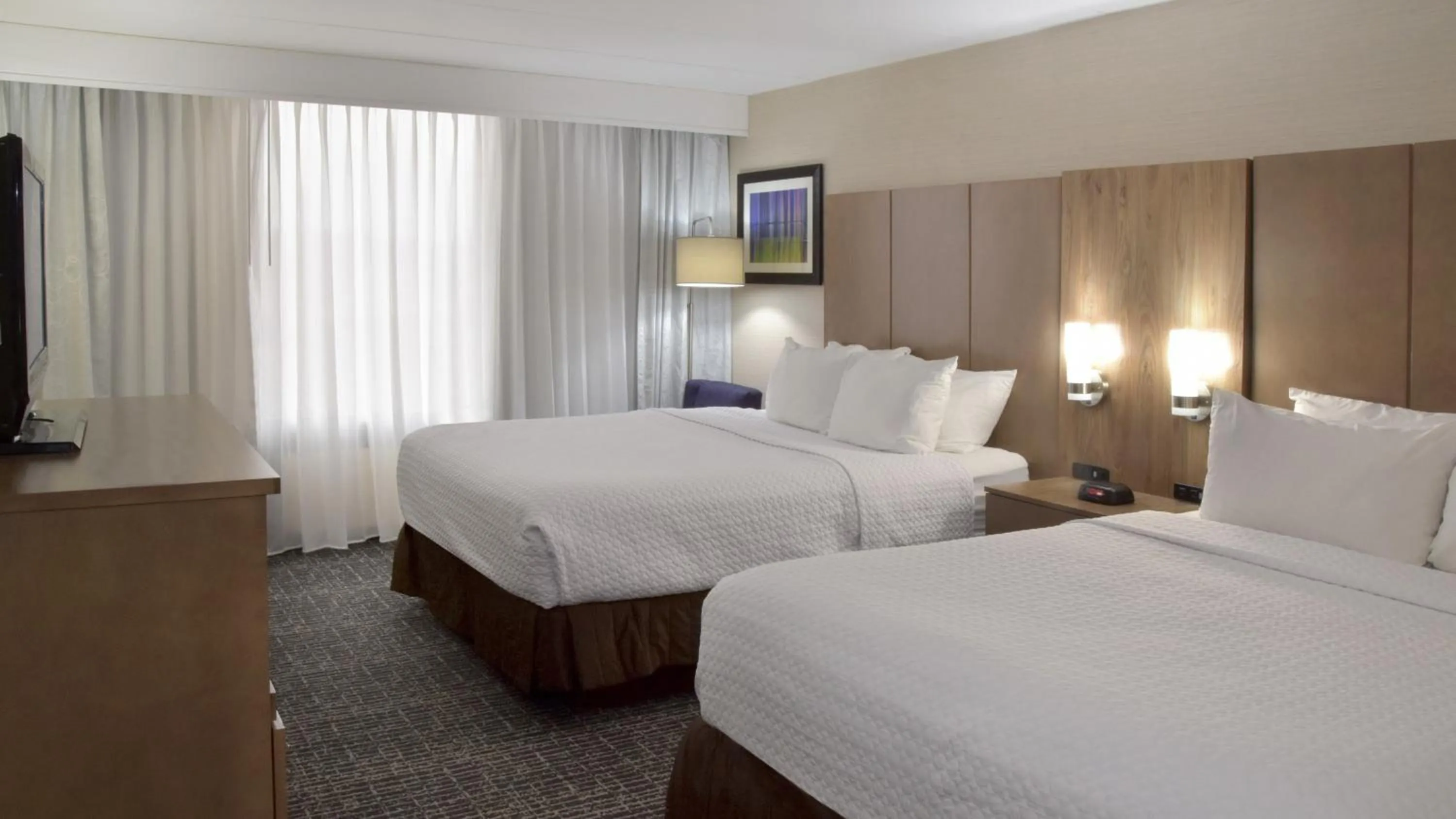 Photo of the whole room, Bed in Crowne Plaza Cleveland Airport by IHG