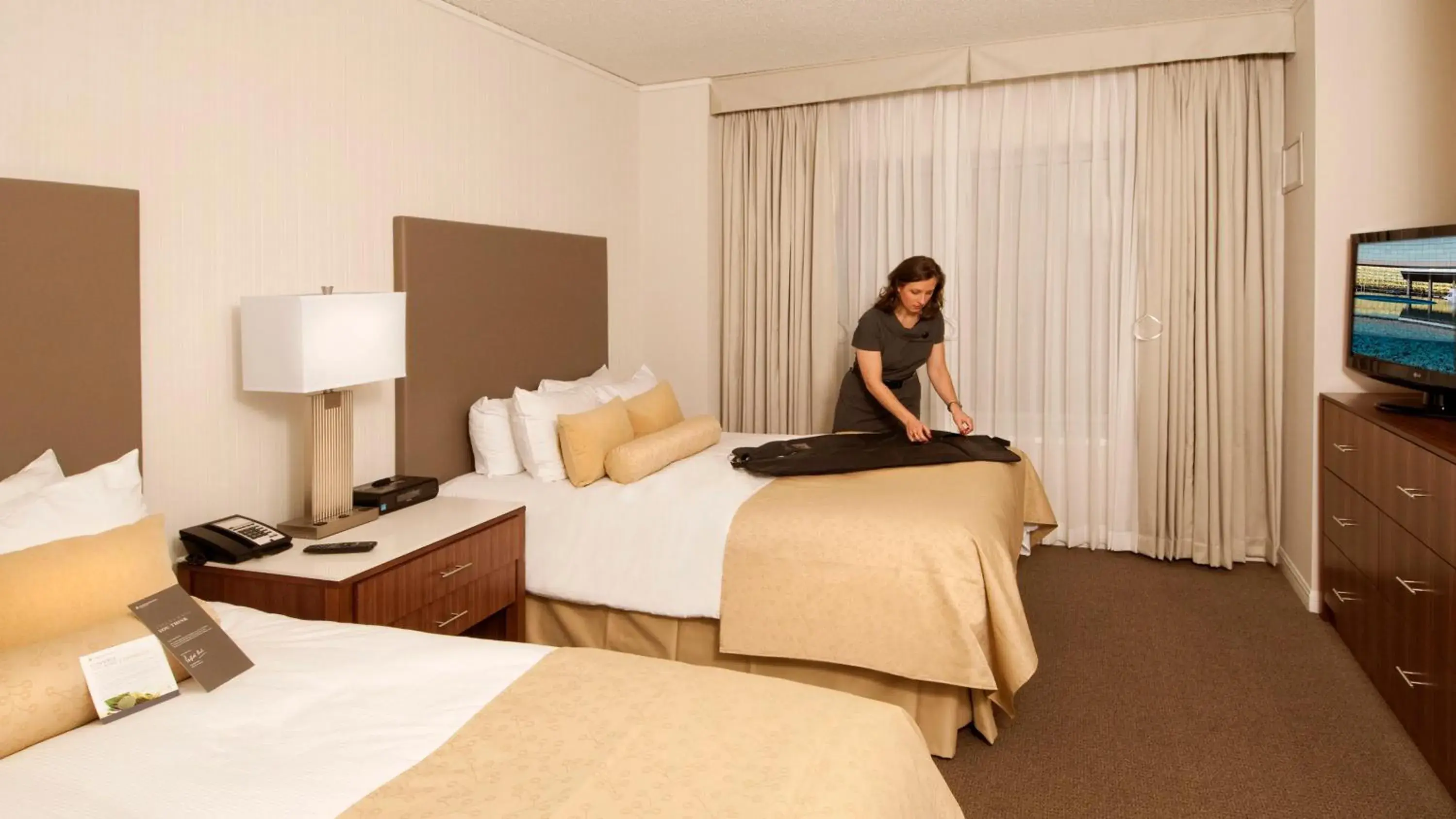 Double Suite with Two Double Beds in InterContinental Suites Hotel Cleveland by IHG Double Suite with Two Double Beds in InterContinental Suites Hotel Cleveland by IHG