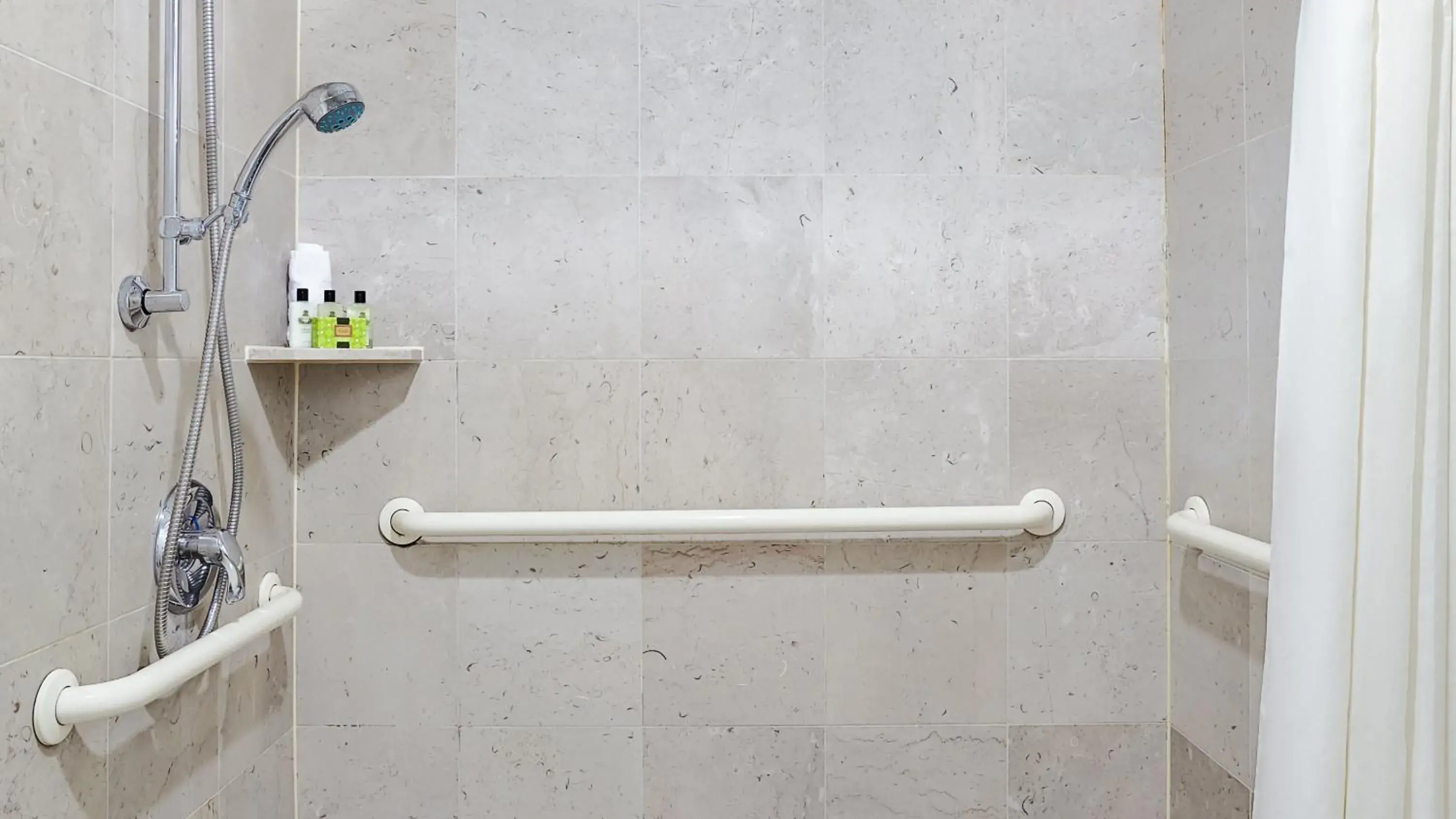 Deluxe Suite - Mobility Access Roll in Shower/Non-Smoking in InterContinental Suites Hotel Cleveland by IHG Deluxe Suite - Mobility Access Roll in Shower/Non-Smoking in InterContinental Suites Hotel Cleveland by IHG