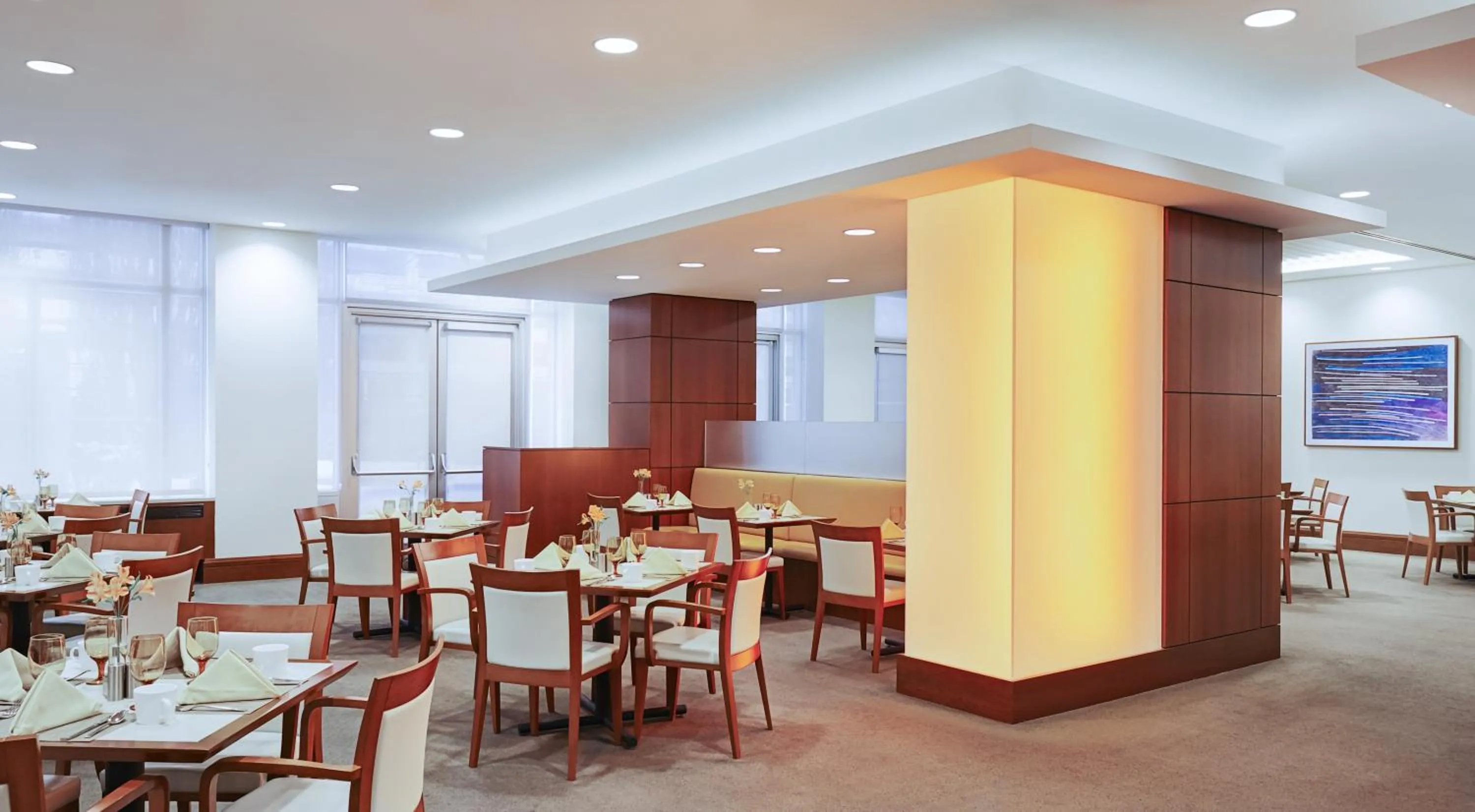 Restaurant/places to eat in InterContinental Suites Hotel Cleveland by IHG