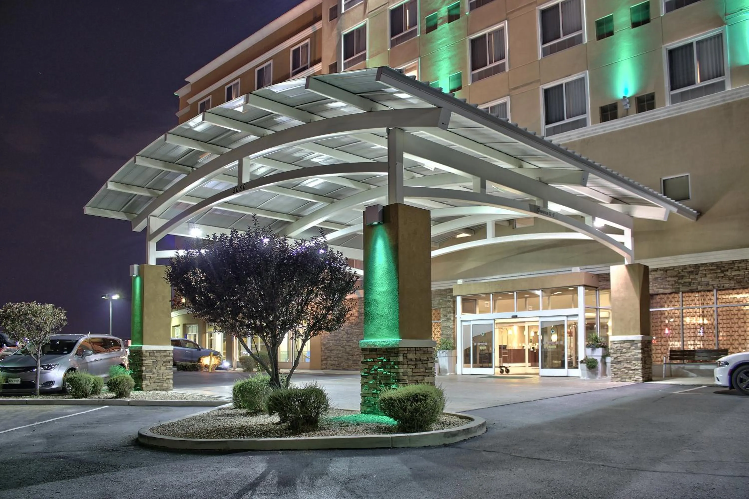 Property building in Holiday Inn & Suites Albuquerque-North I-25 by IHG