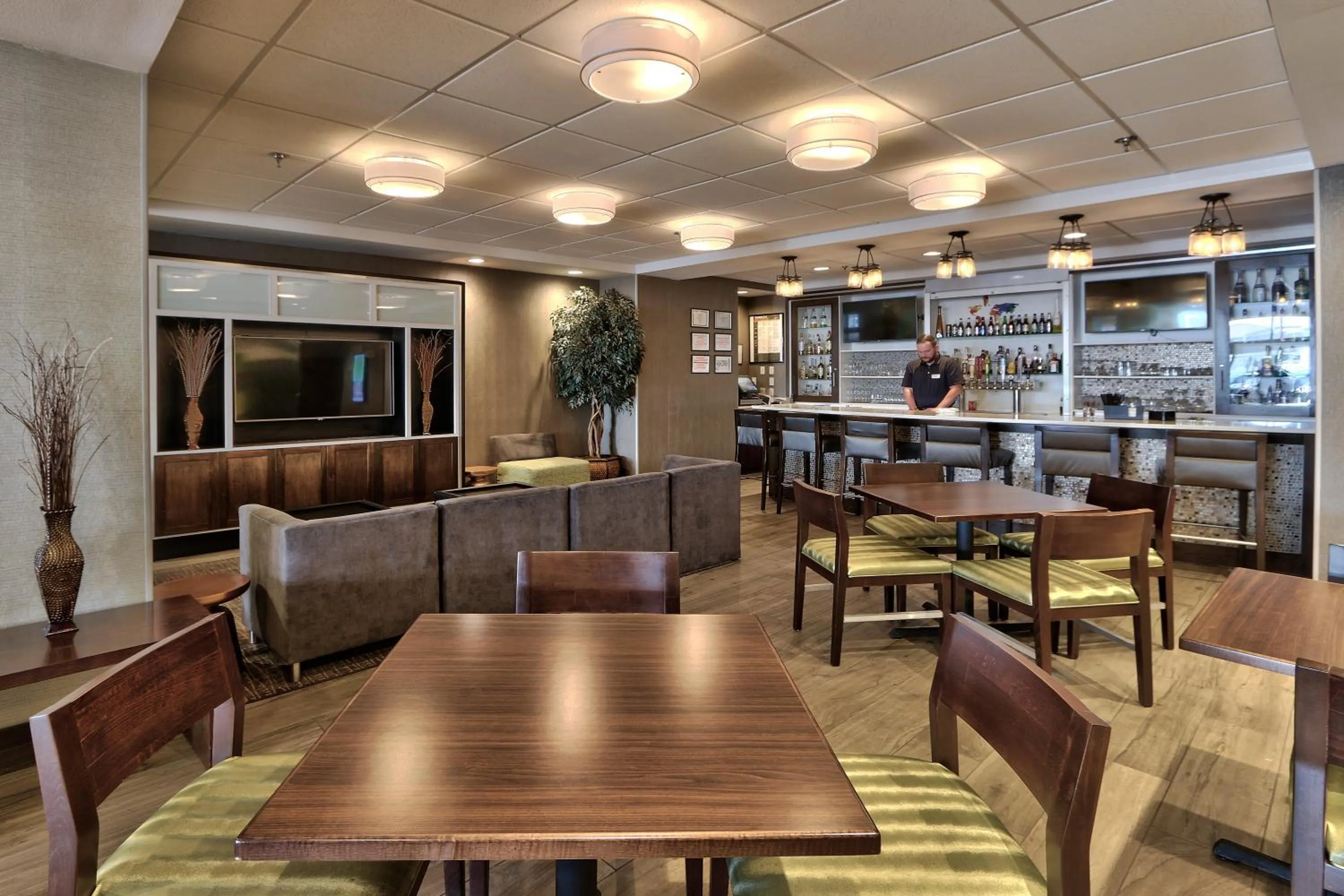 Lounge or bar in Holiday Inn & Suites Albuquerque-North I-25 by IHG