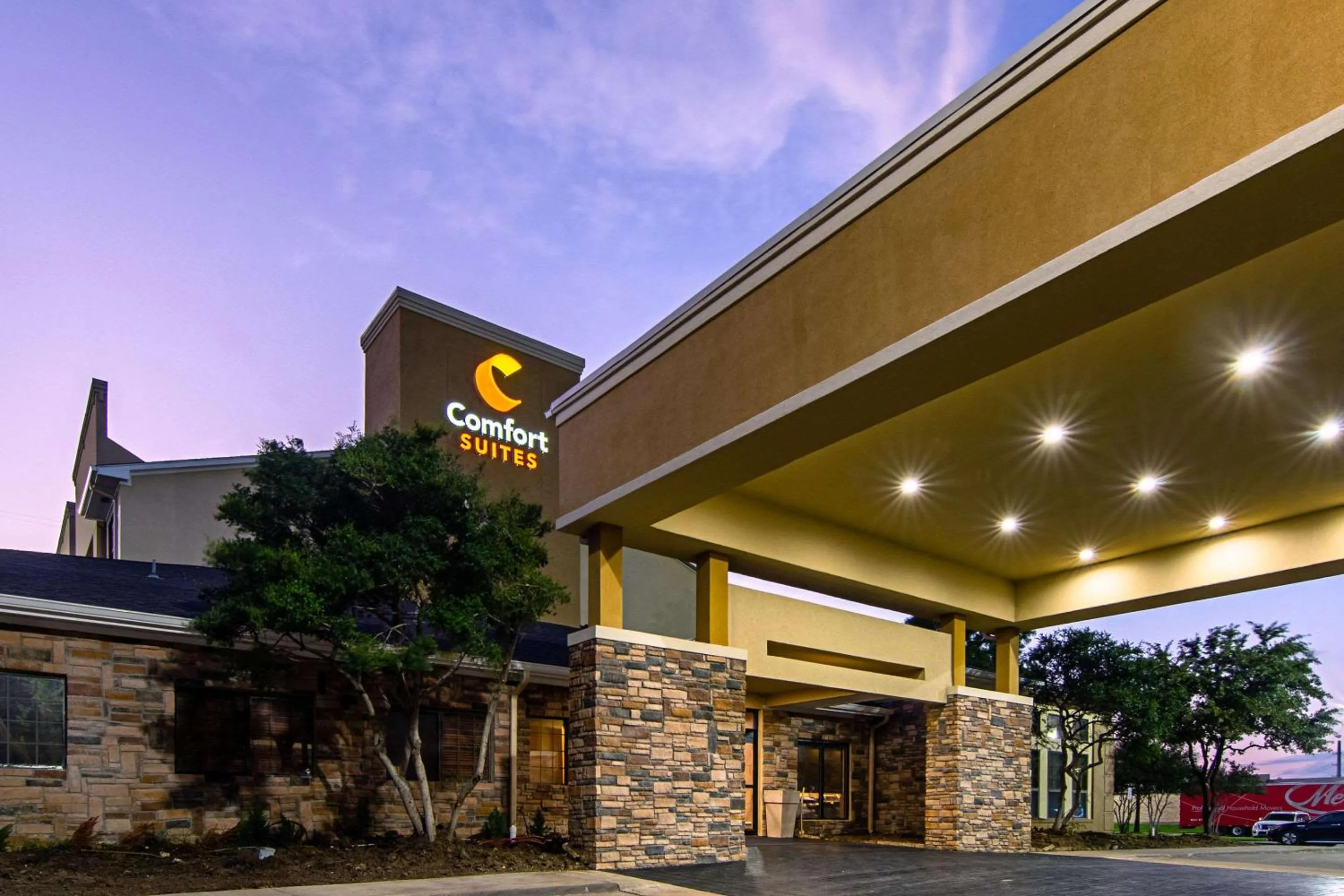 Property building in Comfort Suites NW Dallas Near Love Field