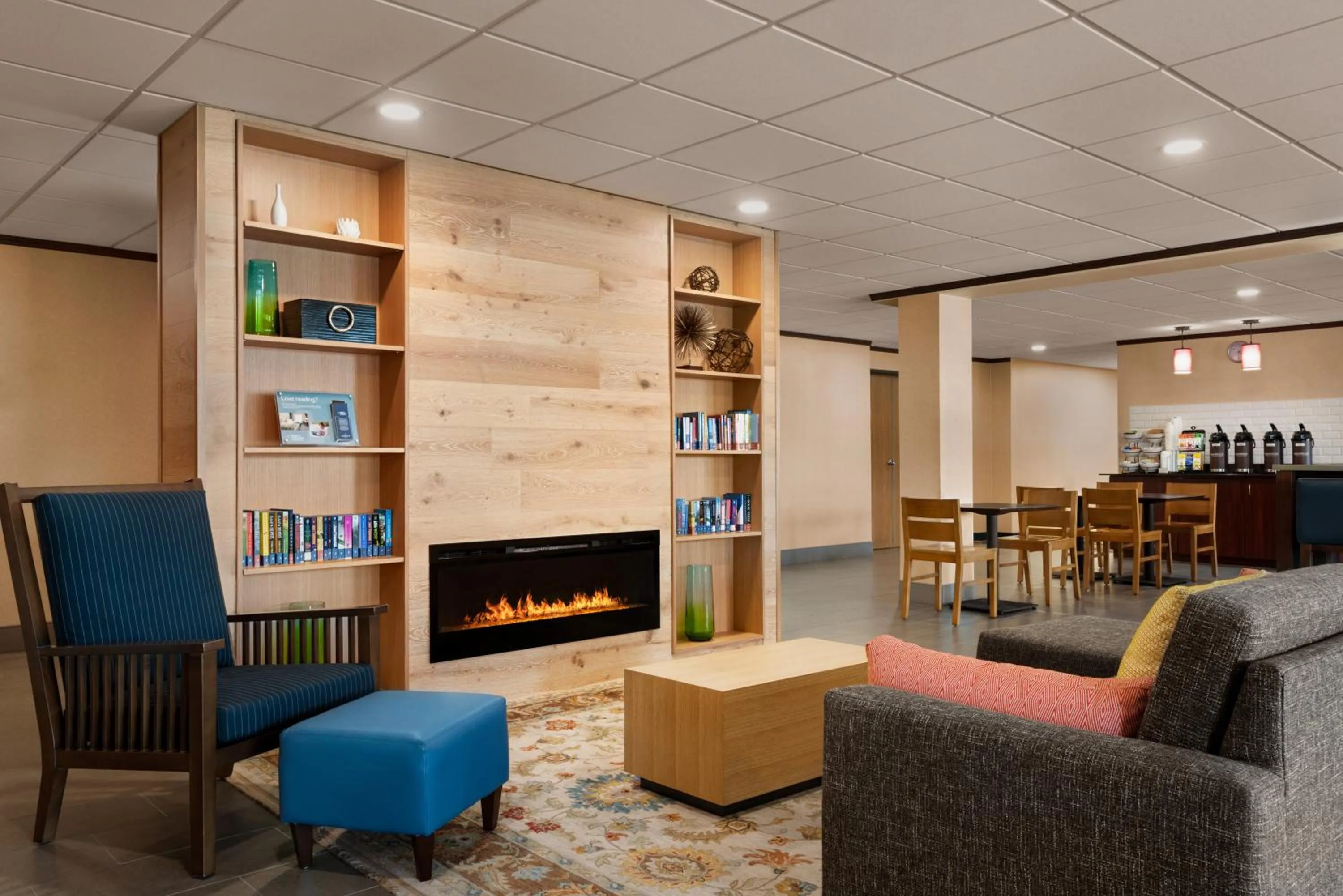 Lobby or reception in Country Inn & Suites by Radisson, Mt Pleasant-Racine West, WI