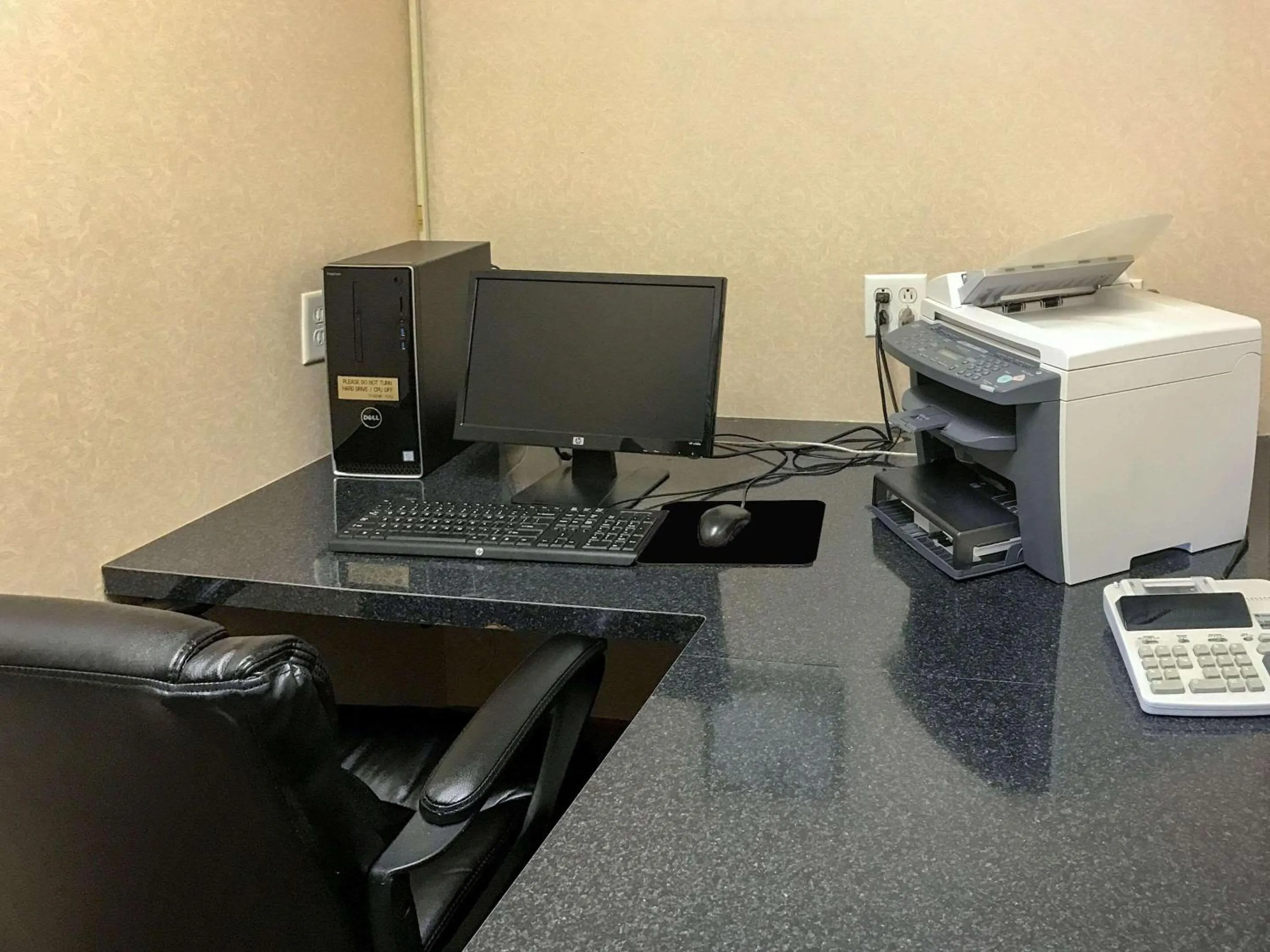 Business facilities in Country Inn & Suites by Radisson, Mt Pleasant-Racine West, WI