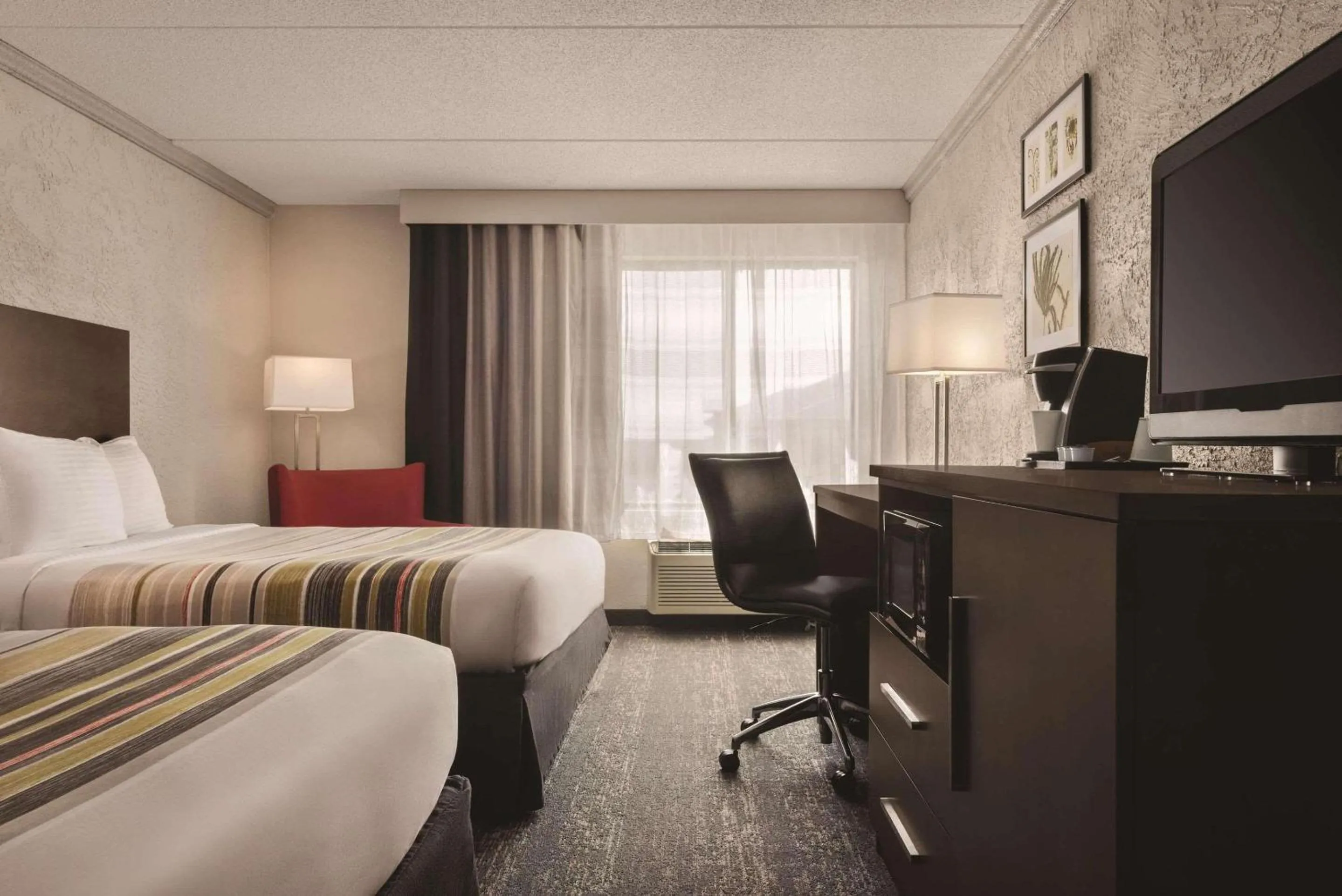 Bedroom, Bed in Country Inn & Suites by Radisson, Mt Pleasant-Racine West, WI