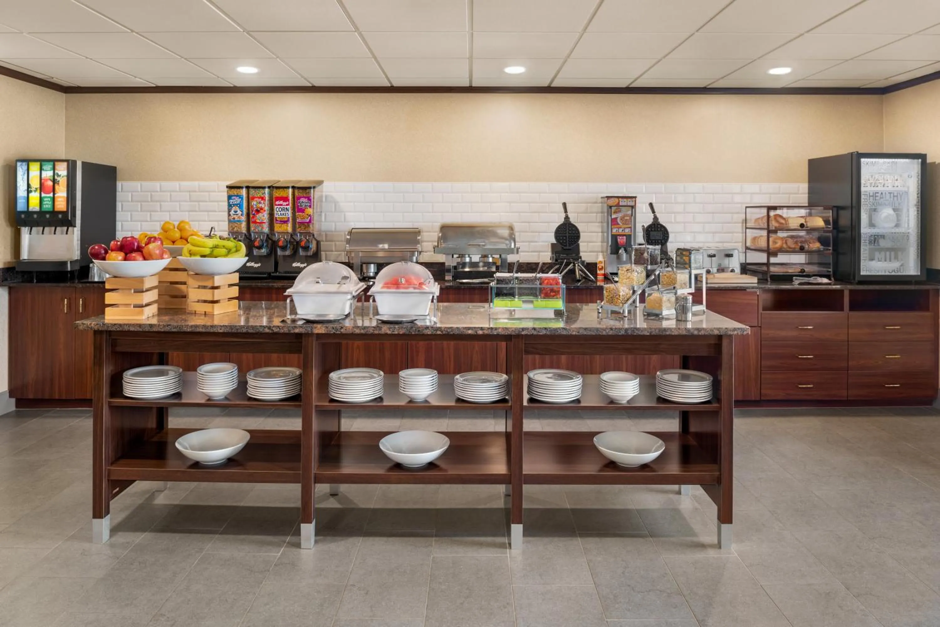 Breakfast in Country Inn & Suites by Radisson, Mt Pleasant-Racine West, WI