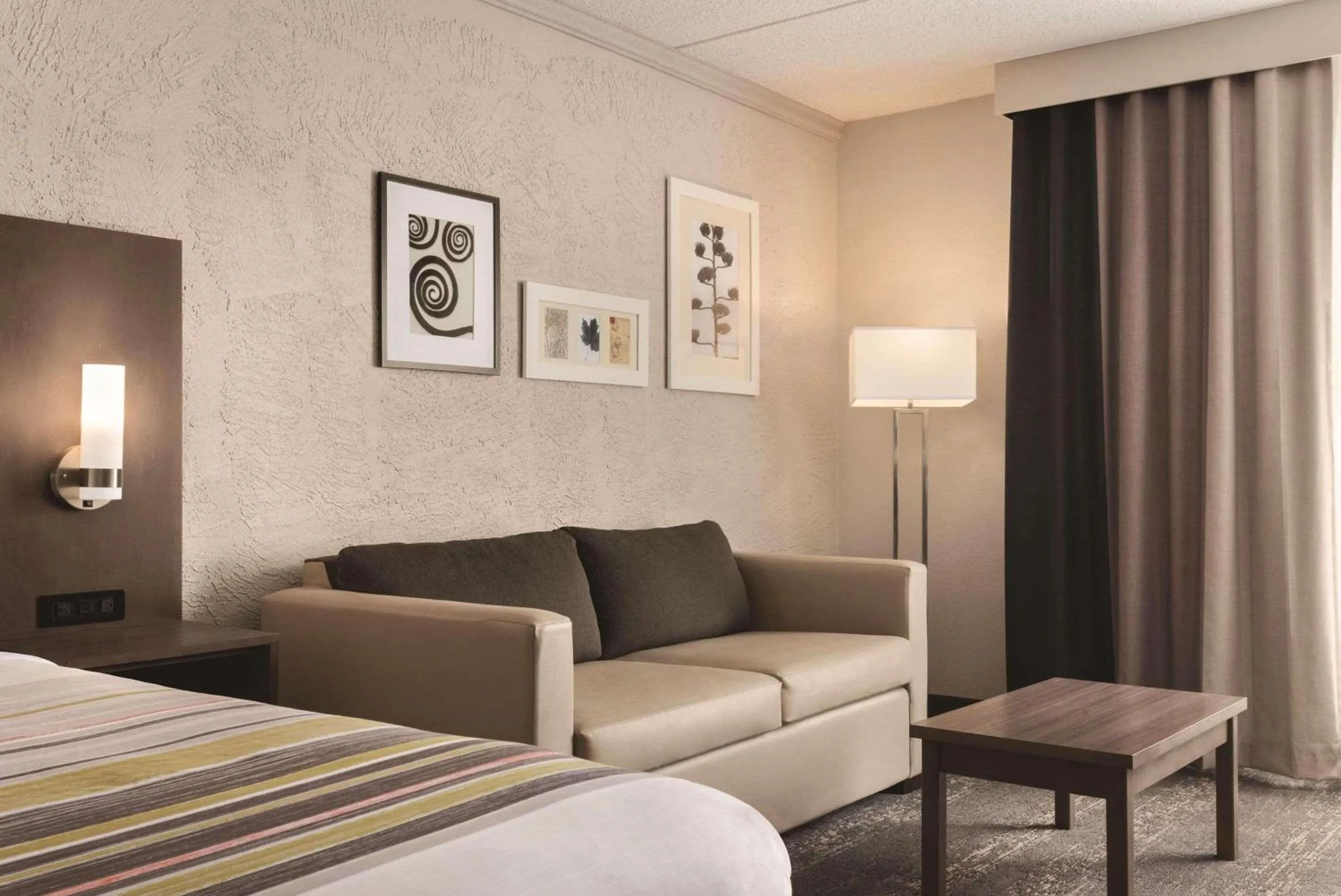 Bedroom, Bed in Country Inn & Suites by Radisson, Mt Pleasant-Racine West, WI