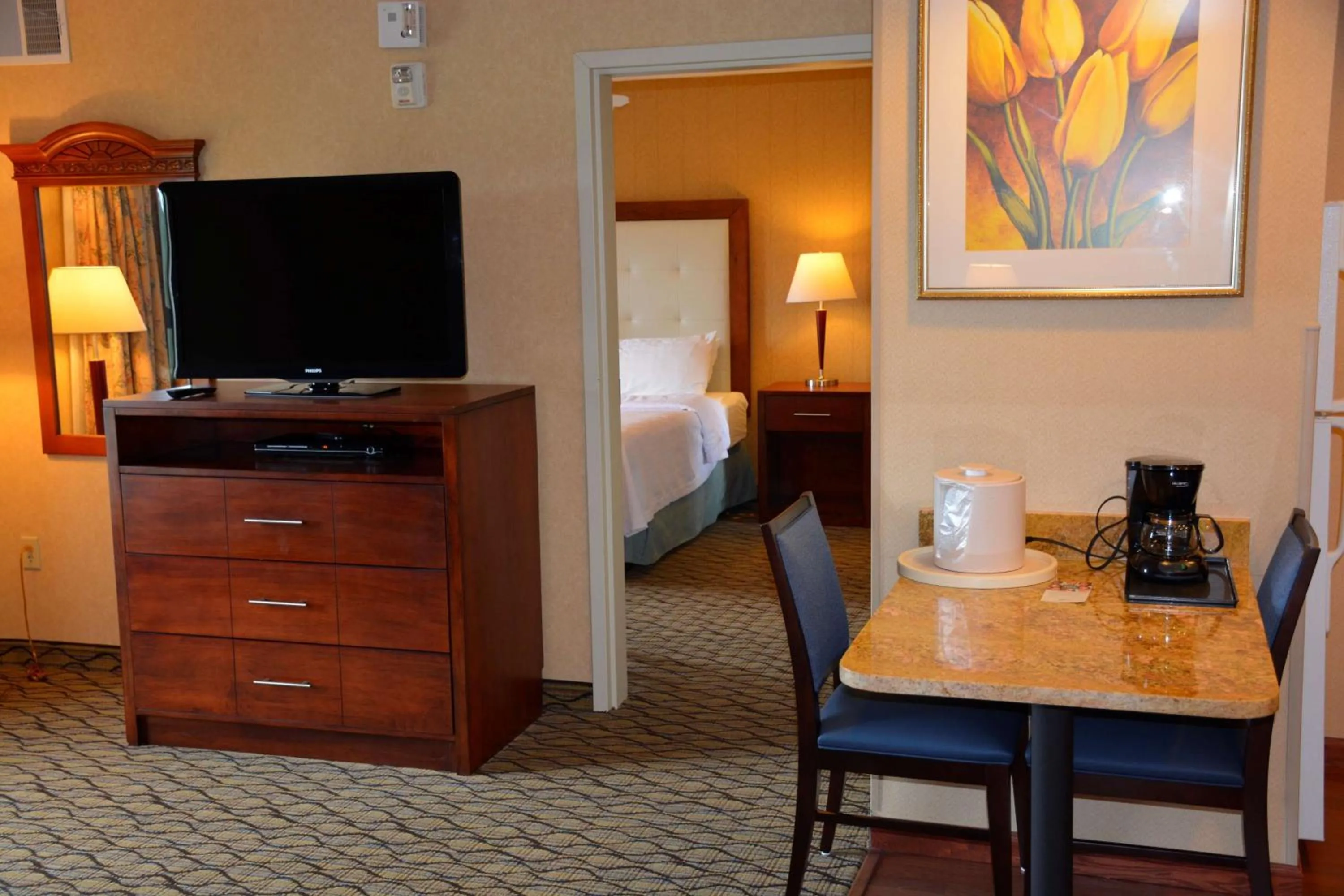 Living room, Bed in Homewood Suites by Hilton Brighton