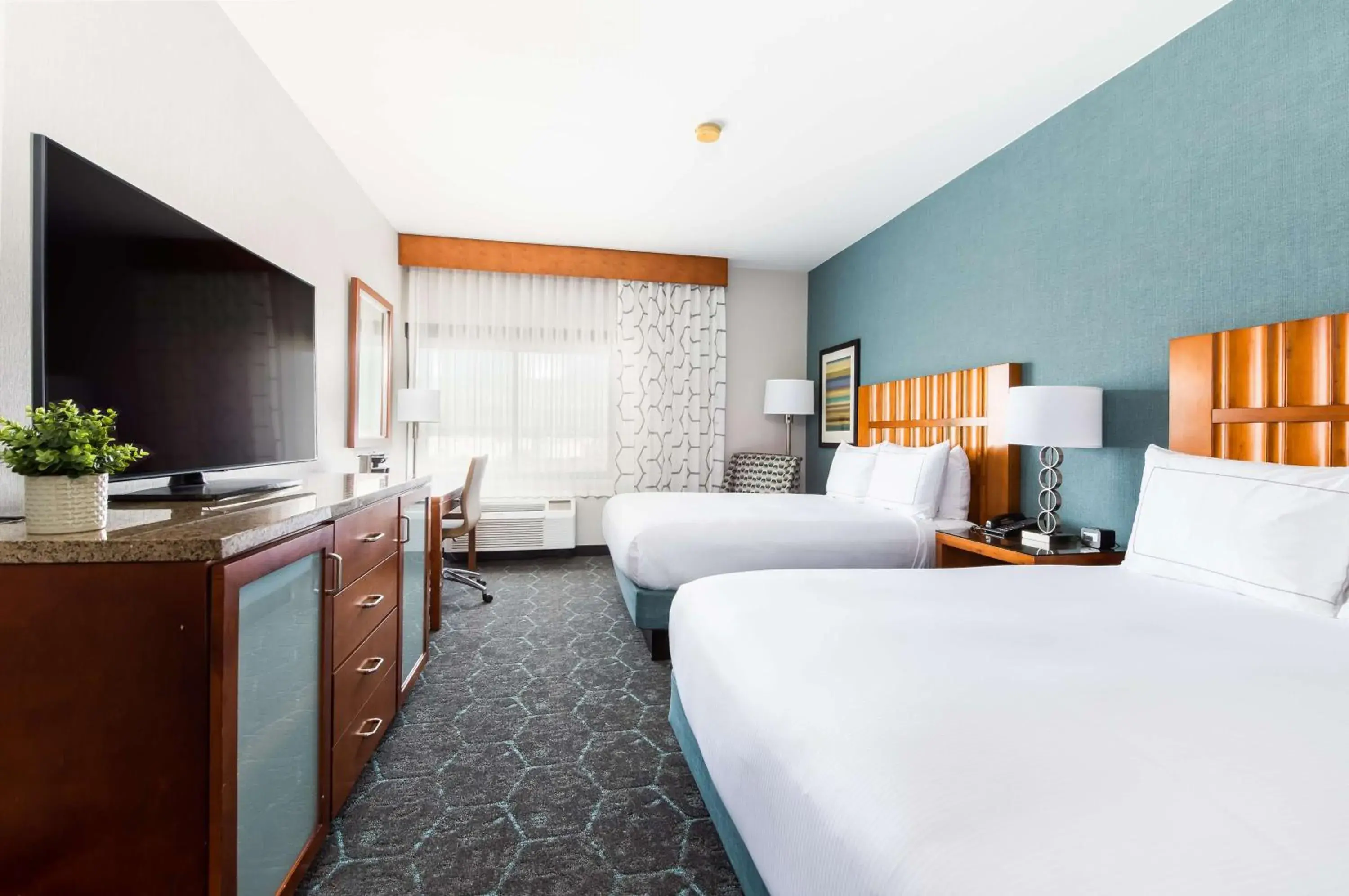 Queen Room with Two Queen Beds - Disability Access in DoubleTree by Hilton Carson Queen Room with Two Queen Beds - Disability Access in DoubleTree by Hilton Carson