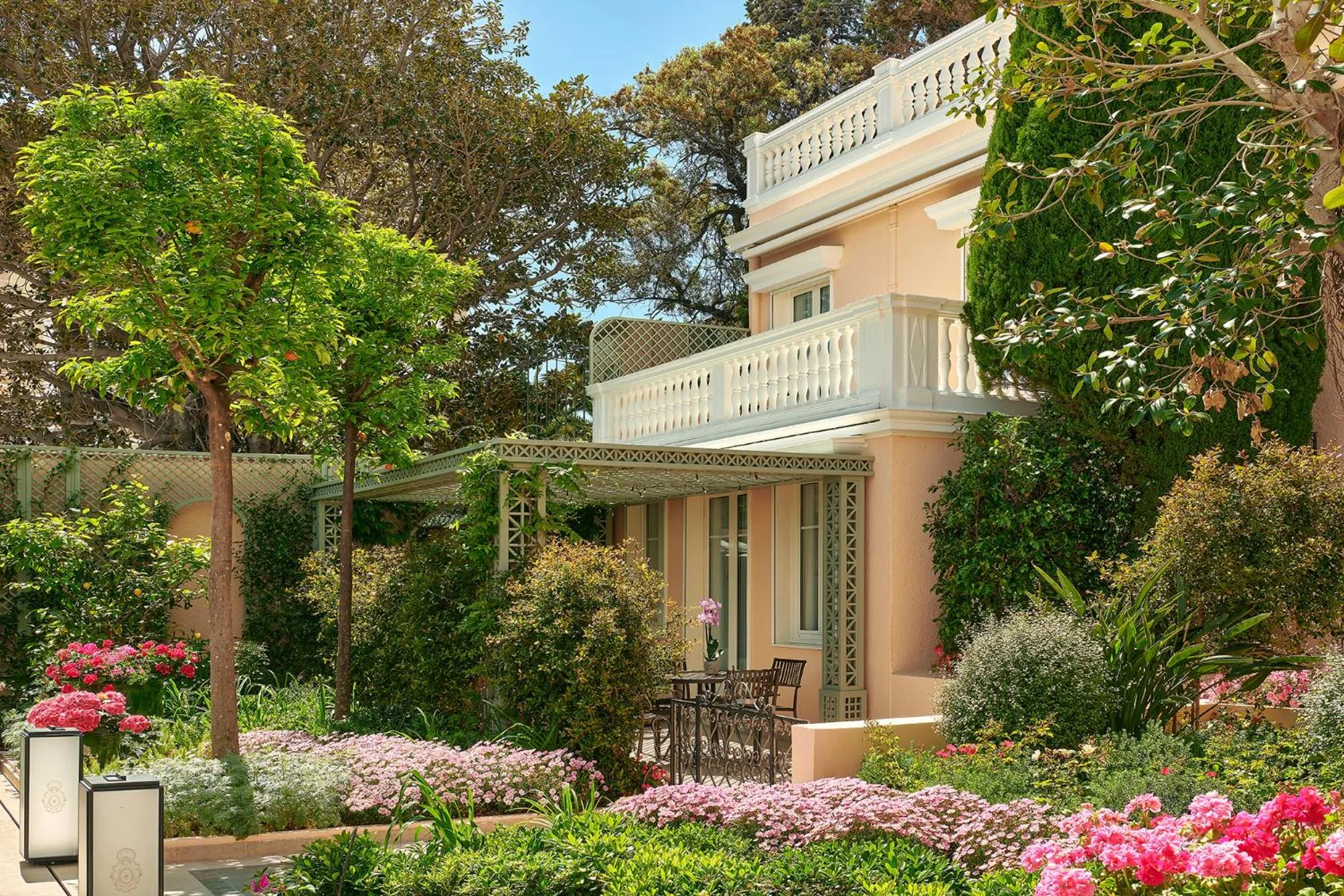 Property building in La Réserve de Beaulieu