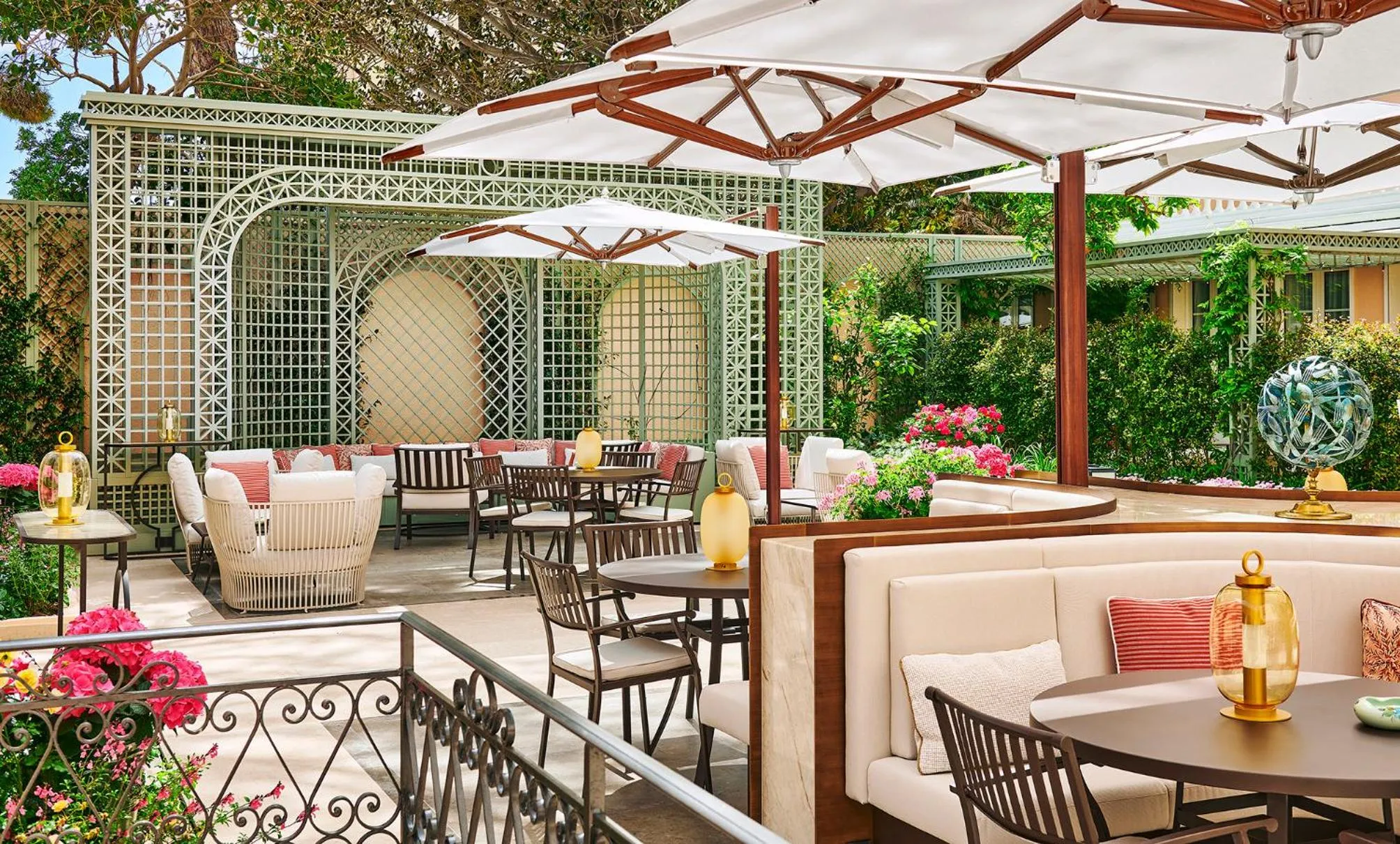 Patio in La Réserve de Beaulieu