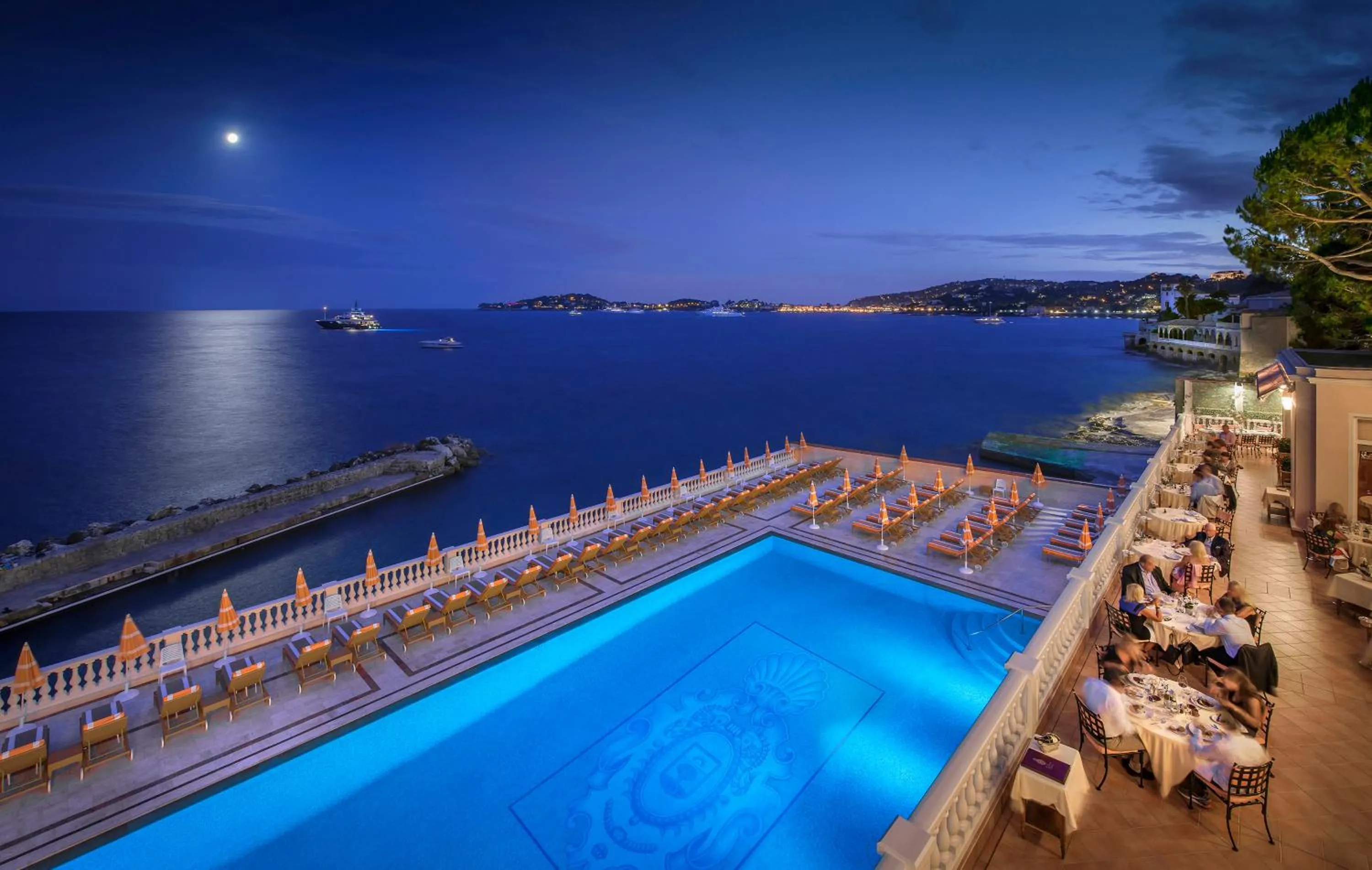 Restaurant/places to eat in La Réserve de Beaulieu