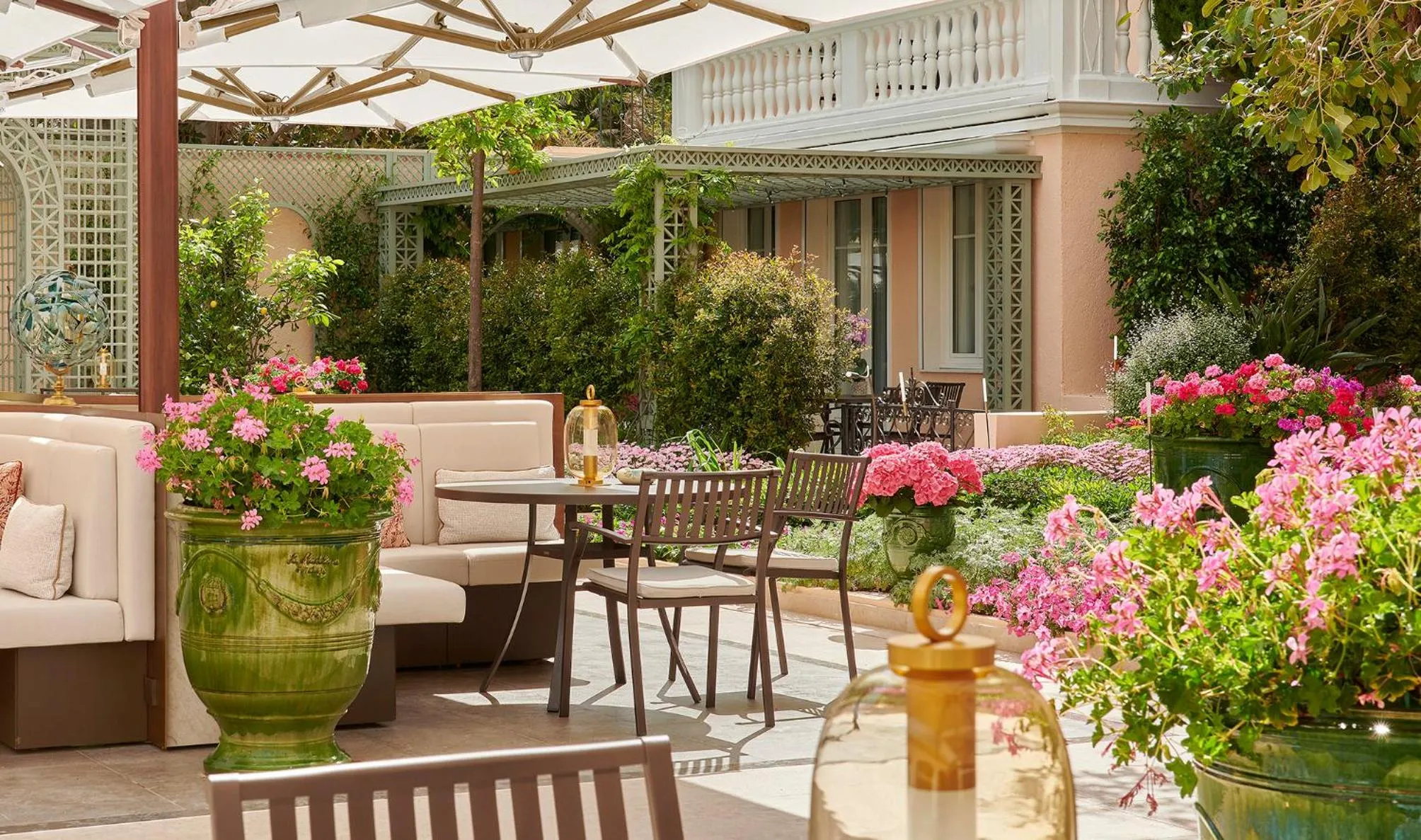 Property building in La Réserve de Beaulieu